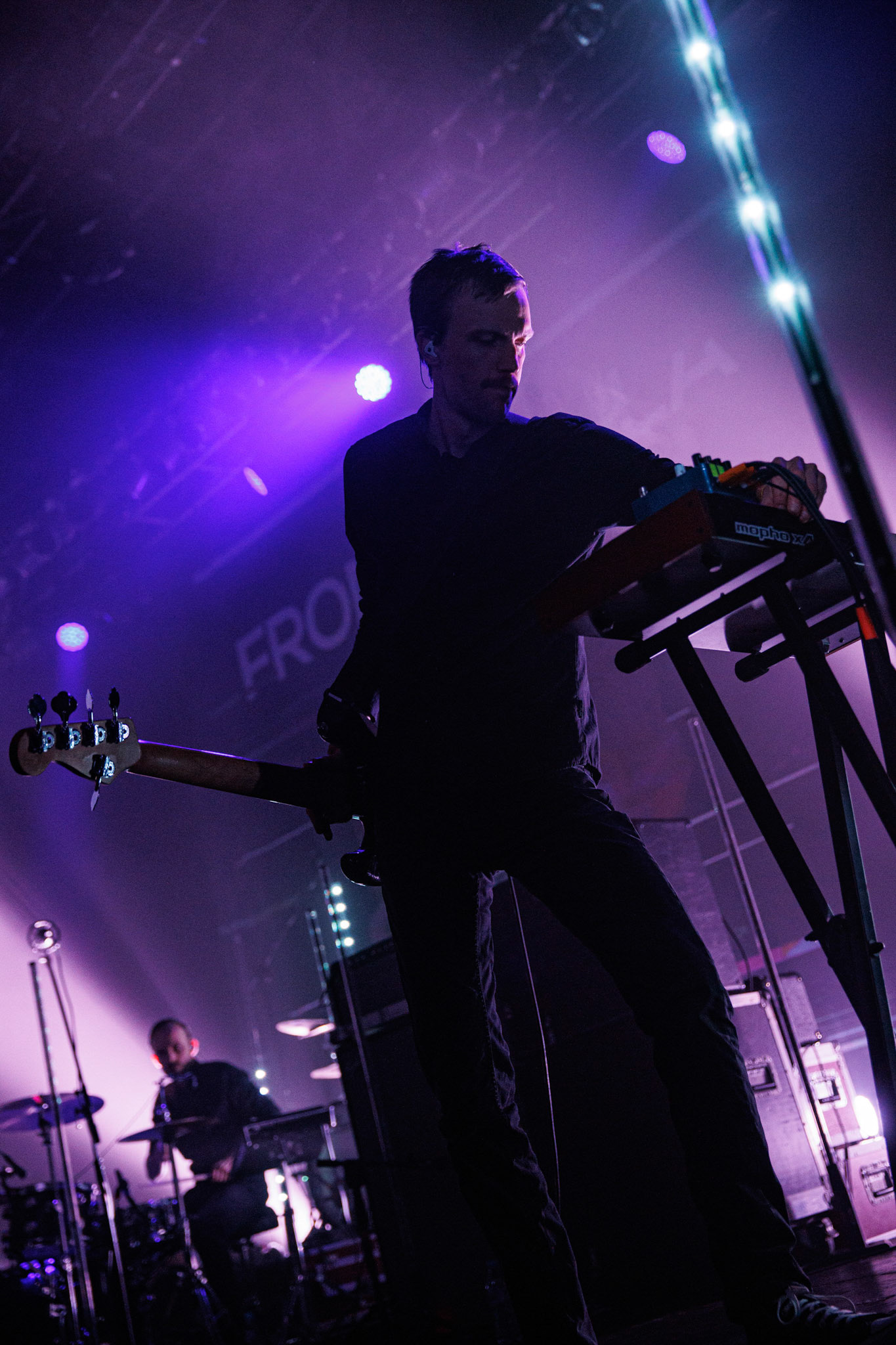 27.11.2021 TIDES FROM NEBULA koncert, Warszawa klub Progresja,Knock Out Productions, Mystic Production,Post-rock, muzyka alternatywna, progresywny rock.n/z Maciej Karbowski – gitara, instrumenty klawiszowen/z Przemek Weglowski – gitara basowan/z Tomasz Stolowski – perkusjaFot. Andrzej Wasilkiewicz/Reporter