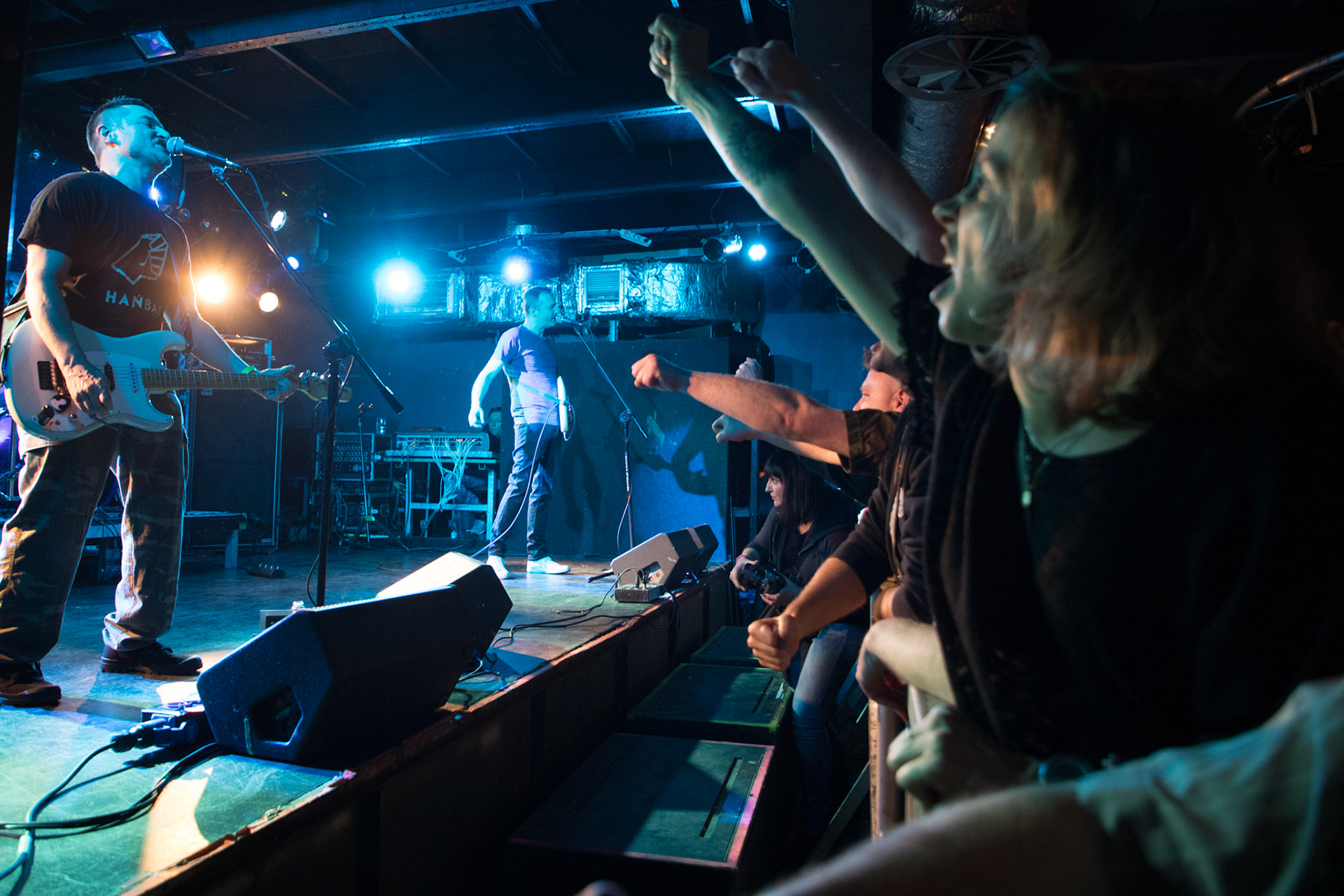 9.12.2017r Dezerter koncert Proxima, Robert Robal Matera gitara, wokal, Krzysztof Grabowski perkusja , Jacek Chrzanowski gitara basowa fot. Andrzej Wasilkiewicz/Reporter