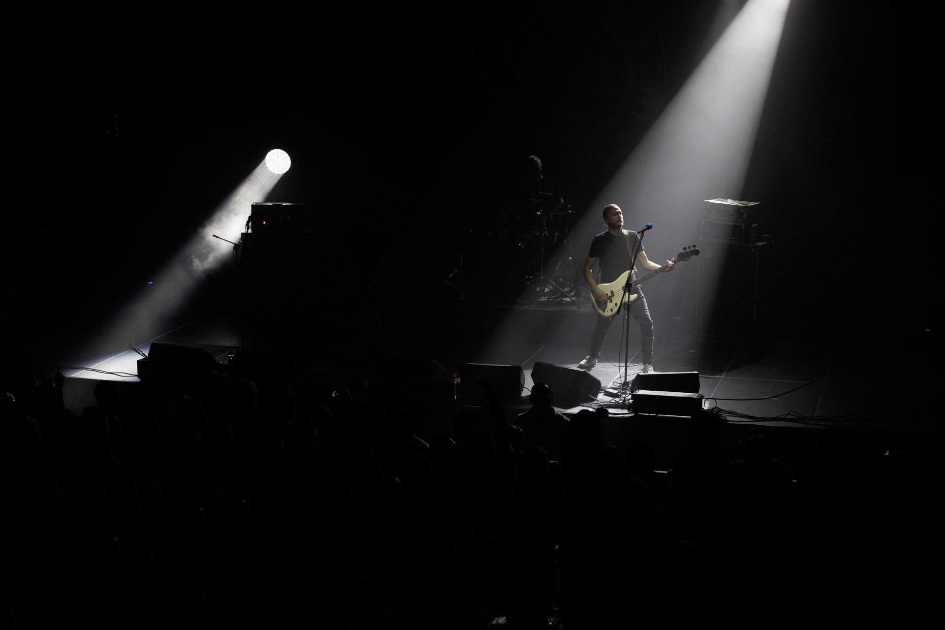 16.11.2021 Dezerter - 40 lecie,koncert Warszawa Palladium. N/z Robert Robal Matera gitara, N/z Krzysiek Grabowski perkusja,N/zJacek Chrzanowski bass, Dezerter, SS20, Punk, Punkrock, hardcore, rock.fot. Andrzej Wasilkiewicz/REPORTER