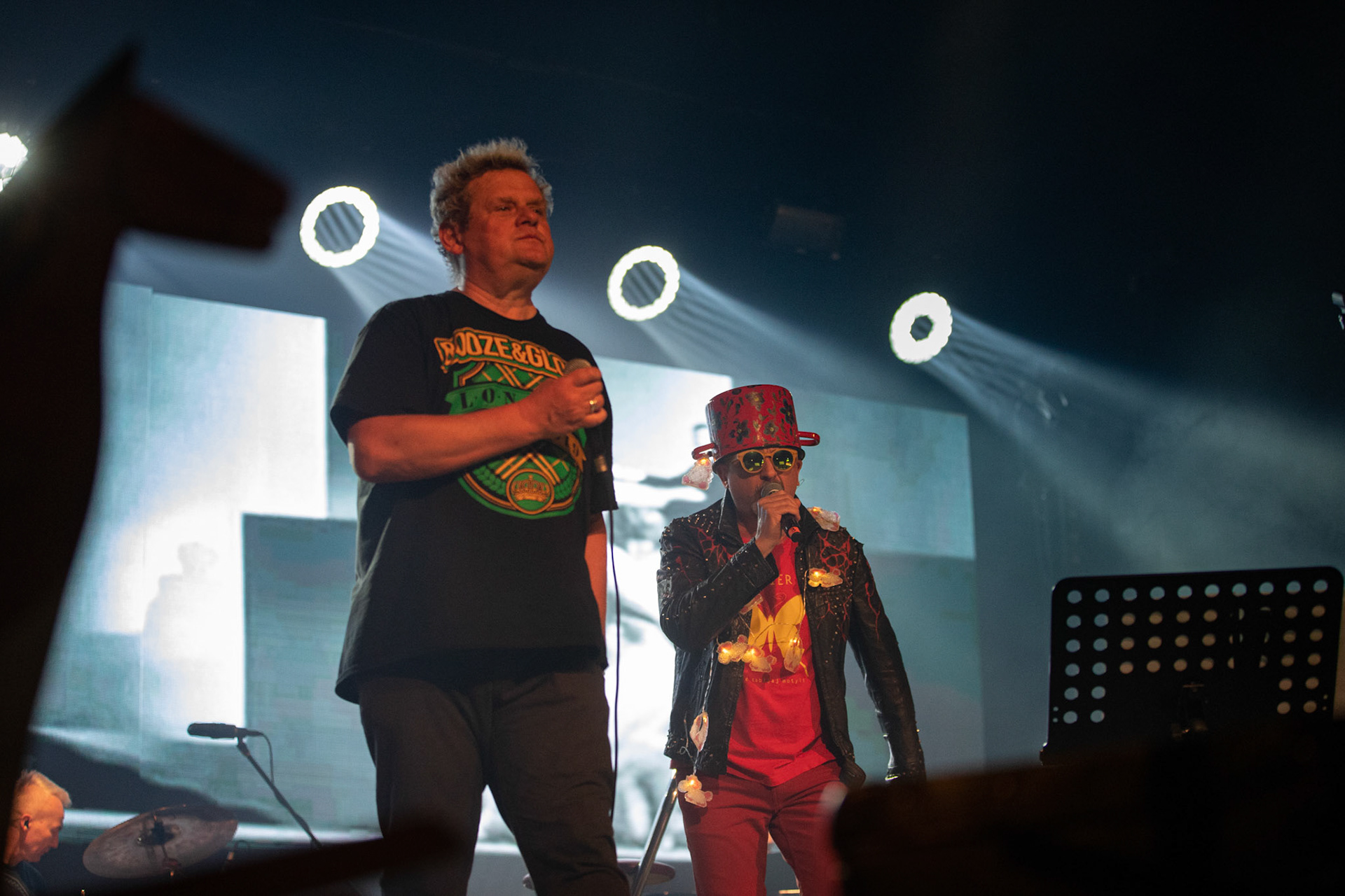 KULT - koncert w Trasy AKUSTIK 2021 - klub Stodola Warszawa 4.06.2021 n/z Kazik Staszewski wokal,Wojciech Jabłonski gitara,Piotr Morawiec gitara,Ireneusz Werenski bas,Tomasz Goehs perkusja,Konrad Wantrych klawisze,Janusz Zdunek trabka,Mariusz Godzina saksofony,Jarosław Wazny puzon,Rock, rock progresywny, rock alternatywny, punk, nowa fala.fot. Andrzej kaziq Wasilkiewicz/kaziq.com