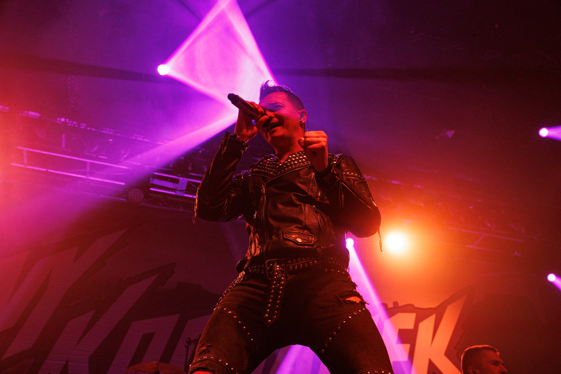 18.12.2021 Nocny Kochanek - Antysylwester Antyradia,18 lat klubu Progresja,Nocny Kochanek - koncert Warszawa,Progresja, Zdrajcy Metalu, klasyczny heavy metal, Alter Ego, Night Mistress.n/z Krzysiek Sokolowski – wokal,Fot. Andrzej Wasilkiewicz/Reporter