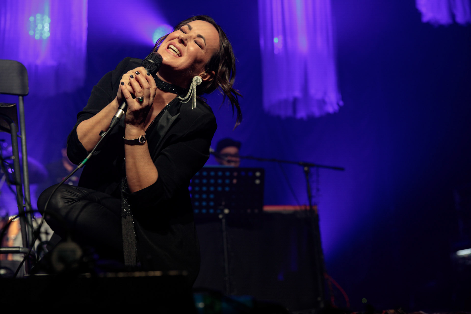 5.12.2021 Kasia Kowalska akustycznie w Klubie Stodola.n/z Kasia Kowalska - wokal,n/z Jerzy Runowski - gitara,n/z Pawel Grudniak - bass,n/z Marcin Karel - gitara,n/z Barek Pawlus - perkusja,Rock, rock progresywny, rock alternatywny, polski rock, pop-rock.fot. Andrzej Wasilkiewicz/Reporter