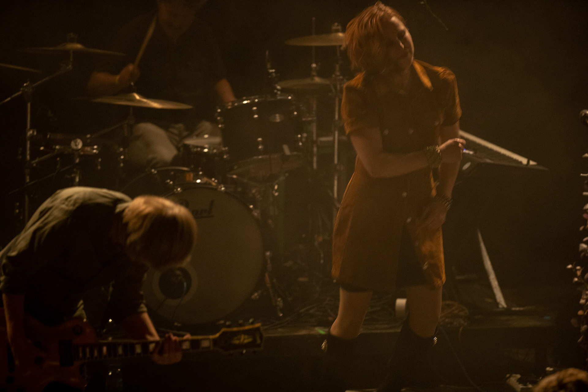 The Gathering: holenderska grupa rockowa, trasa The Gathering_30th Anniversary od doom-metalowego brzmienia z lat 90 po melodyjne i klimatyczne rejony rocka, trip-rock, post-rock, metalu, czy shoegaze. Koncert Warszawa Progresja, HQ44

The Gathering w składzie:
Silje Wergeland – wokal
Rene Rutten – gitara
Hans Rutten – perkusja
Frank Boeijen – klawisze
Hugo Prinsen Geerligs – bass
fot. Andrzej kaziq Wasilkiewicz/Reporter