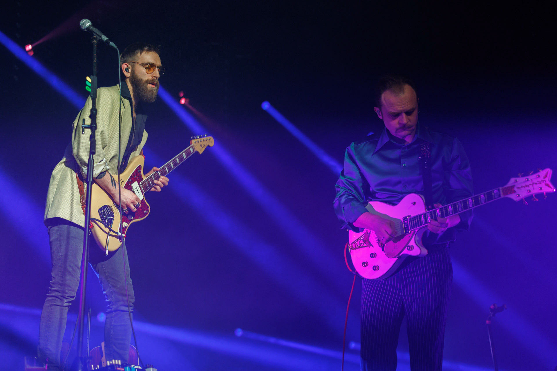 18.12.2021 Karas Rogucki - koncert klub Stodoła - Warszawan/z Piotr Rogucki - wokal gitara,n/z Kamil Holden Kryszak - gitara,Alternatywny pop, Kayax, Ostatni bastion romantyzmu, fot. Andrzej Wasilkiewicz/Reporter