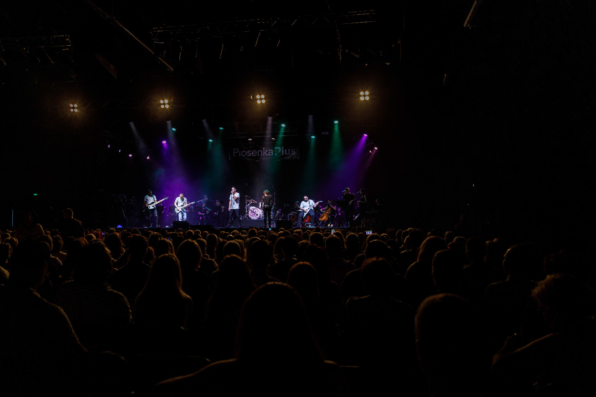 19.06.2022 - Scorpion's Songs Symphonic - Herman Rarebell and The Hurricane Orchestra live in Progresja Warsaw.SCORPION'S SONGS SYMPHONIC performed by The Hurricane Orchestra + legendary former Scorpions-Drummer Herman Rarebell.Herman Rarebell - Drums,fot. Andrzej Wasilkiewicz/Reporter