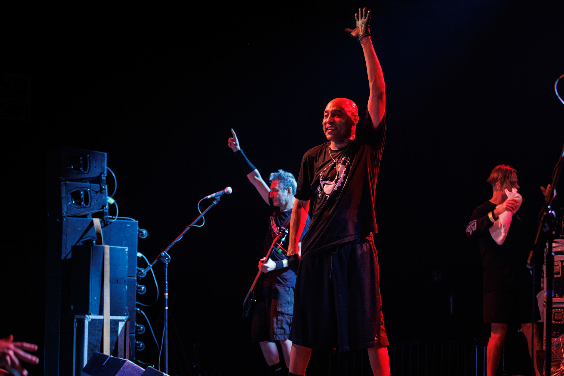 30.11.2021 koncert Dog Eat Dog - USA - hardcore, punkrock, rap, metal, hip hop, reggae, soul, funk,n/z Dave Neabore (bass), n/z John Connor (vocals), n/z Brandon Finley (drums), n/z Roger Hammerli (guitar),n/z Bozez (sax &amp; beer),koncert Warszawa, Progresja 25 lat albumu Play Games -  Dog Eat Dog.fot. Andrzej Wasilkiewicz/Reporter