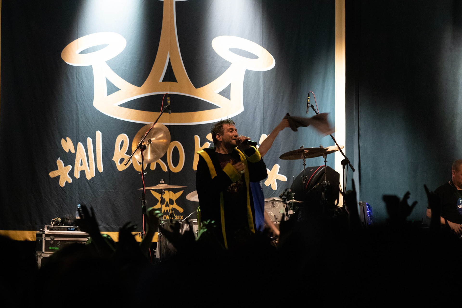 Dog Eat Dog - USA - hardcore, punkrock, rap, metal, hip hop,reggae, soul, funk,
Dave Neabore (bass), 
John Connor (vocals), 
Brandon Finley (drums) 
Roger Hämmerli (guitar)
Bozez (sax & beer)
koncert w Warszawskiej Progresji w ramach trasy 25 lat All Boro Kings zespołu Dog Eat Dog.
fot. Andrzej Wasilkiewicz/Reporter