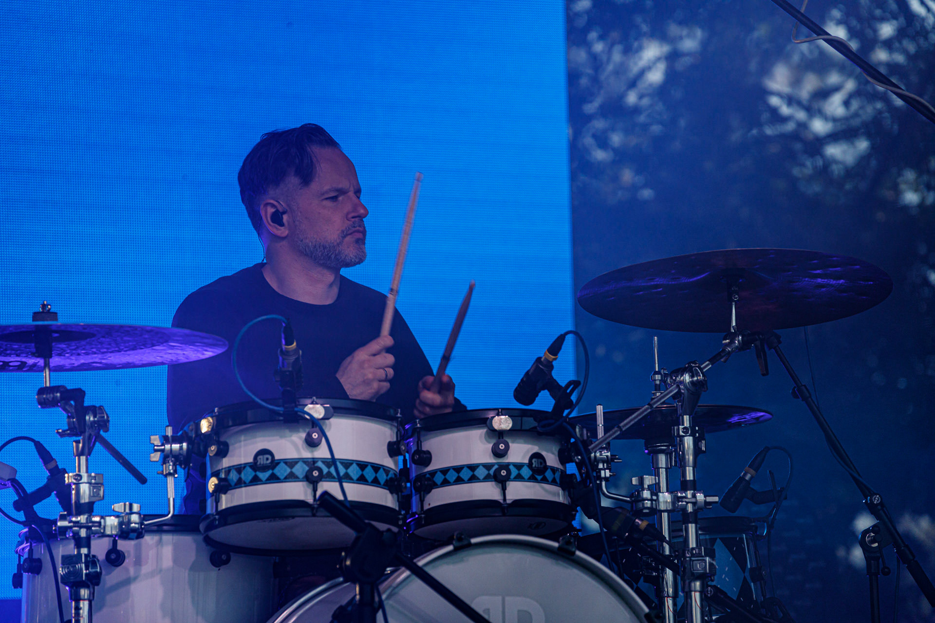 10.07.2022 Organek -  Antyfest Antyradia 2022 - Warszawa, letnia scena klubu Progresja. Tomasz Organek – gitara, wokal,Adam Staszewski – gitara basowa,Robert Markiewicz – perkusja,Tomasz Lewandowski – instrumenty klawiszowe,Rock alternatywny.fot. Andrzej Wasilkiewicz/Reporter