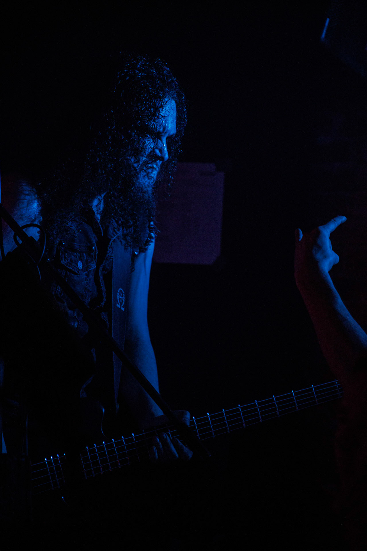 18.03.2022 HATE - INFERNALIS RESURGENTIS - Warszawski koncert zespolu HATE.Warszawski HATE, ktory promuje swoj najnowszy album zatytulowany 'Rugia' wydany 15-go pazdziernika nakladem Metal Blade Records, zapowiada przekrojowy set siegajacy korzeni zespolu. Black metal, death metal, polski metal.n/z Tomasz Sadlak - gitara basowa, fot. Andrzej Wasilkiewicz/Reporter