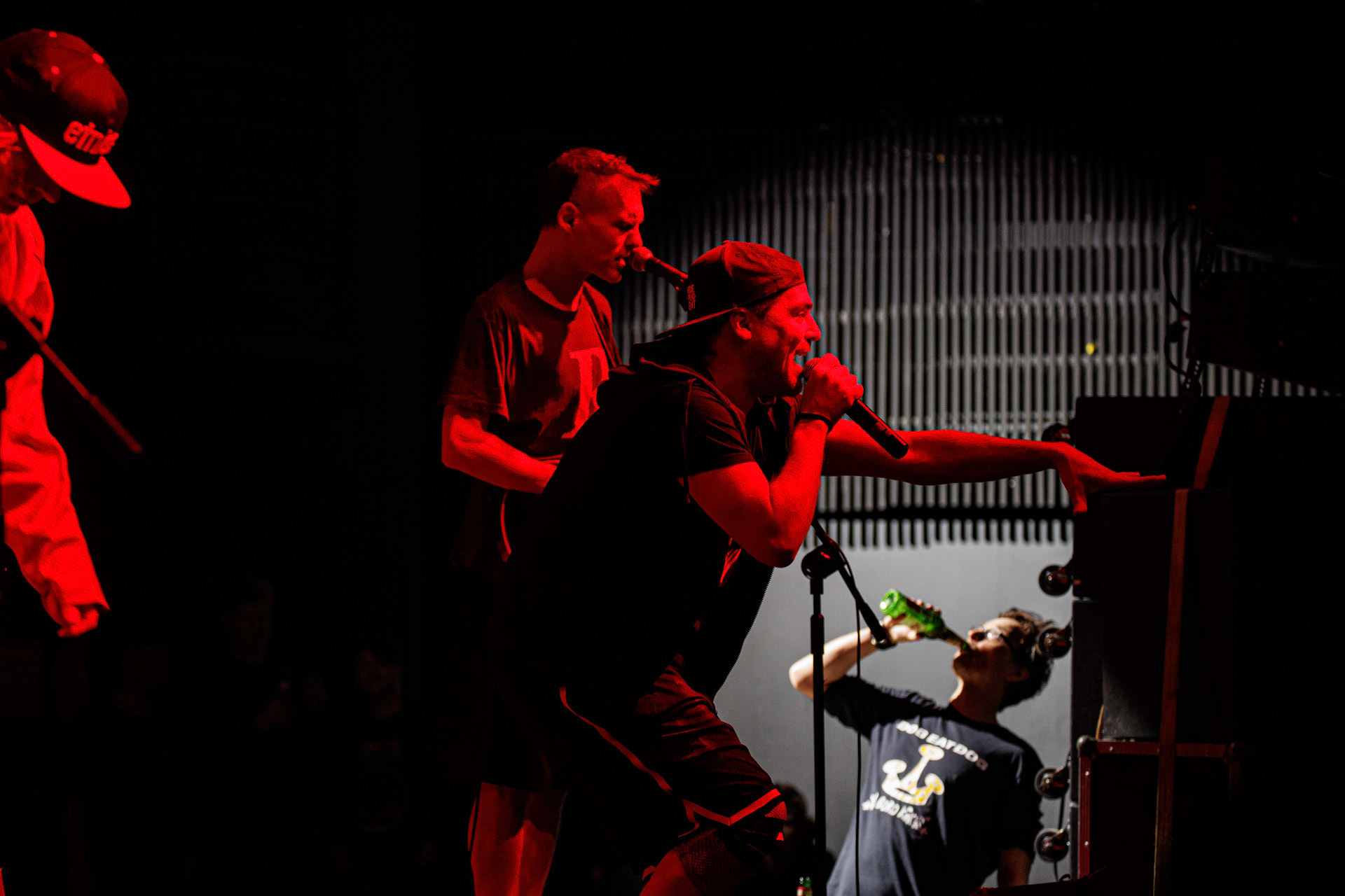 30.11.2021 koncert Dog Eat Dog - USA - hardcore, punkrock, rap, metal, hip hop, reggae, soul, funk,n/z Dave Neabore (bass), n/z John Connor (vocals), n/z Brandon Finley (drums), n/z Roger Hammerli (guitar),n/z Bozez (sax &amp; beer),koncert Warszawa, Progresja 25 lat albumu Play Games -  Dog Eat Dog.fot. Andrzej Wasilkiewicz/Reporter