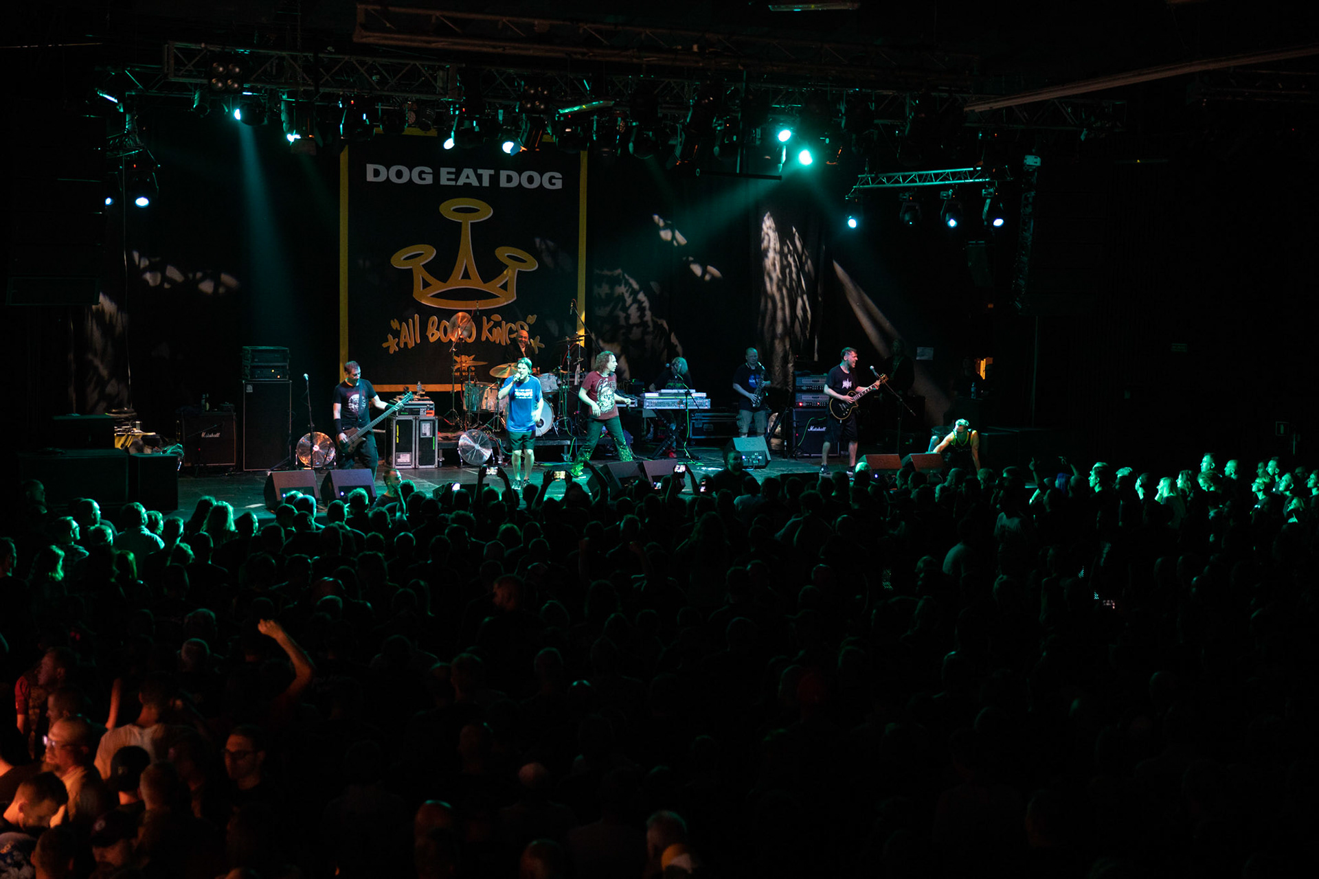 Dog Eat Dog - USA - hardcore, punkrock, rap, metal, hip hop,reggae, soul, funk,
Dave Neabore (bass), 
John Connor (vocals), 
Brandon Finley (drums) 
Roger Hämmerli (guitar)
Bozez (sax & beer)
koncert w Warszawskiej Progresji w ramach trasy 25 lat All Boro Kings zespołu Dog Eat Dog.
fot. Andrzej Wasilkiewicz/Reporter