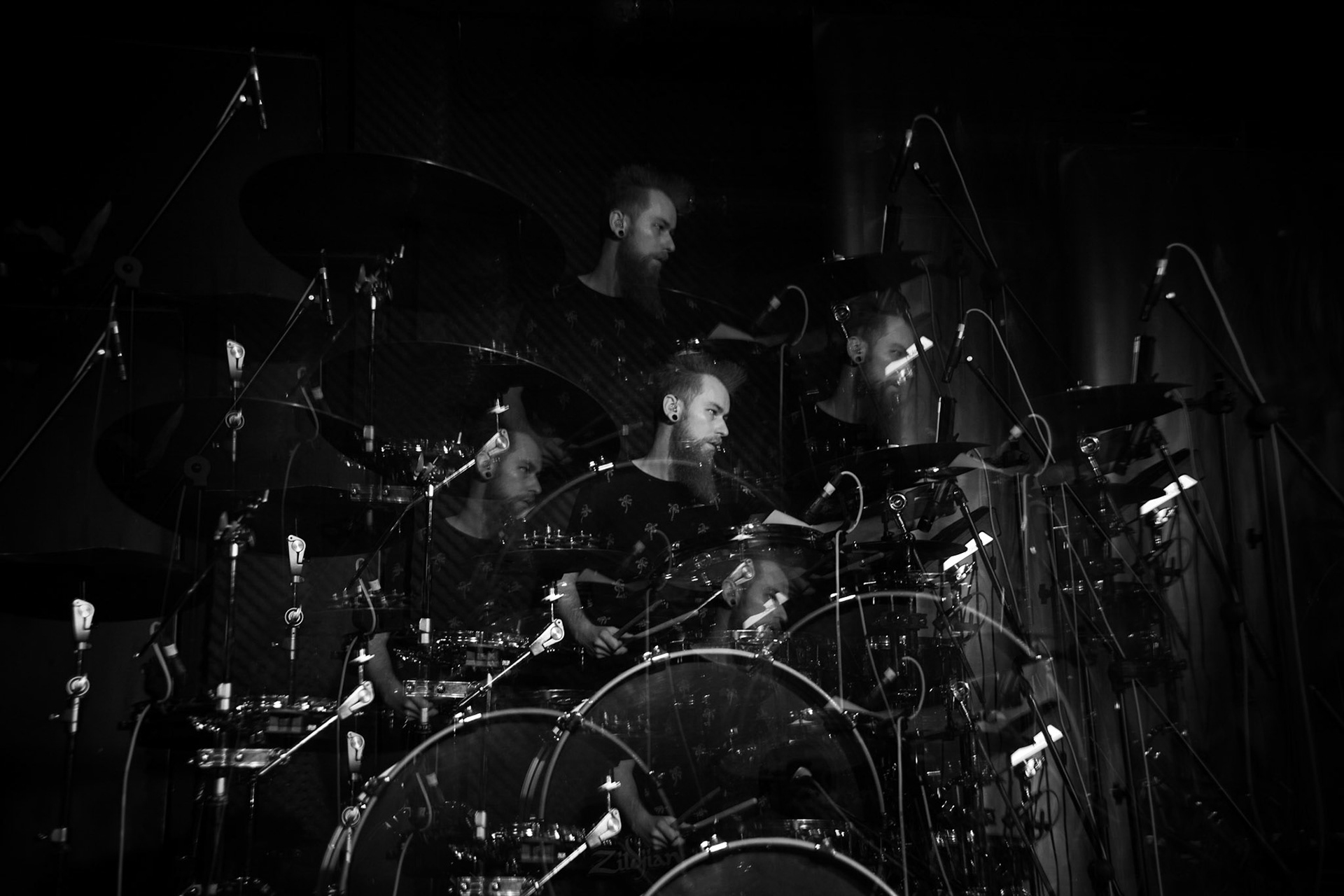 Hetane - rock alternatywny, trip-hop, muzyka elektroniczna,
MAGDA OLEŚ - wokale, teksty,
ŁUKASZ /JELEŃ/ POL - gitara, klawisze, elektronika,
REM KARPIENKO - bass,
MICHAŁ LANGE- perkusja,
Warszawa, klub Potok Drugi Dom Ludzi Rocka,
fot. Andrzej kaziq Wasilkiewicz