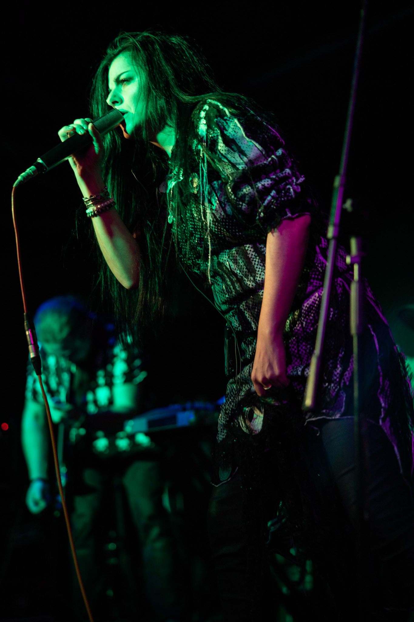 Hetane - rock alternatywny, trip-hop, muzyka elektroniczna,
MAGDA OLEŚ - wokale, teksty,
ŁUKASZ /JELEŃ/ POL - gitara, klawisze, elektronika,
REM KARPIENKO - bass,
MICHAŁ LANGE- perkusja,
Warszawa, klub Potok Drugi Dom Ludzi Rocka,
fot. Andrzej kaziq Wasilkiewicz