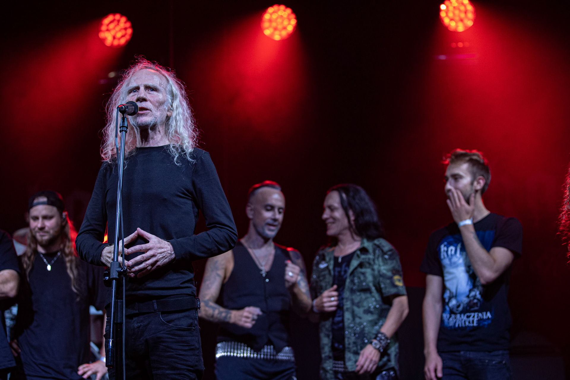 12.09.2021 - KAT i Roman Kostrzewski - koncert "Do zobaczenia w piekle" Wroclaw, Centrum Koncertowe A2.  Roman Kostrzewski – wokalJacek Nowak – perkusjaKrzysztof Pistelok – gitaraJacek Hiro – gitaraMichal Laksa – basGościnnie: Adam „Nergal” Darski (Behemoth)Piotr „Peter” Wiwczarek (Vader),Tomasz „Titus” Pukacki (Acid Drinkers)Adrian „Fred” Frelich (Dragon)Krzysztof „Fazi” Oset (ex-Kat)Piotr „Mancover” Mańkowski (Wolf Spider)Wacław „Vogg” Kiełtyka (Decapitated)Marek „Spider” Pająk (Vader)Jarek „Gronos” Gronowski (Dragon, ex-Kat)Paweł „Baitel” Pasek (Decapitated) Piotr Radecki (ex-Kat &amp; Roman Kostrzewski)fot. Andrzej kaziq Wasilkiewicz