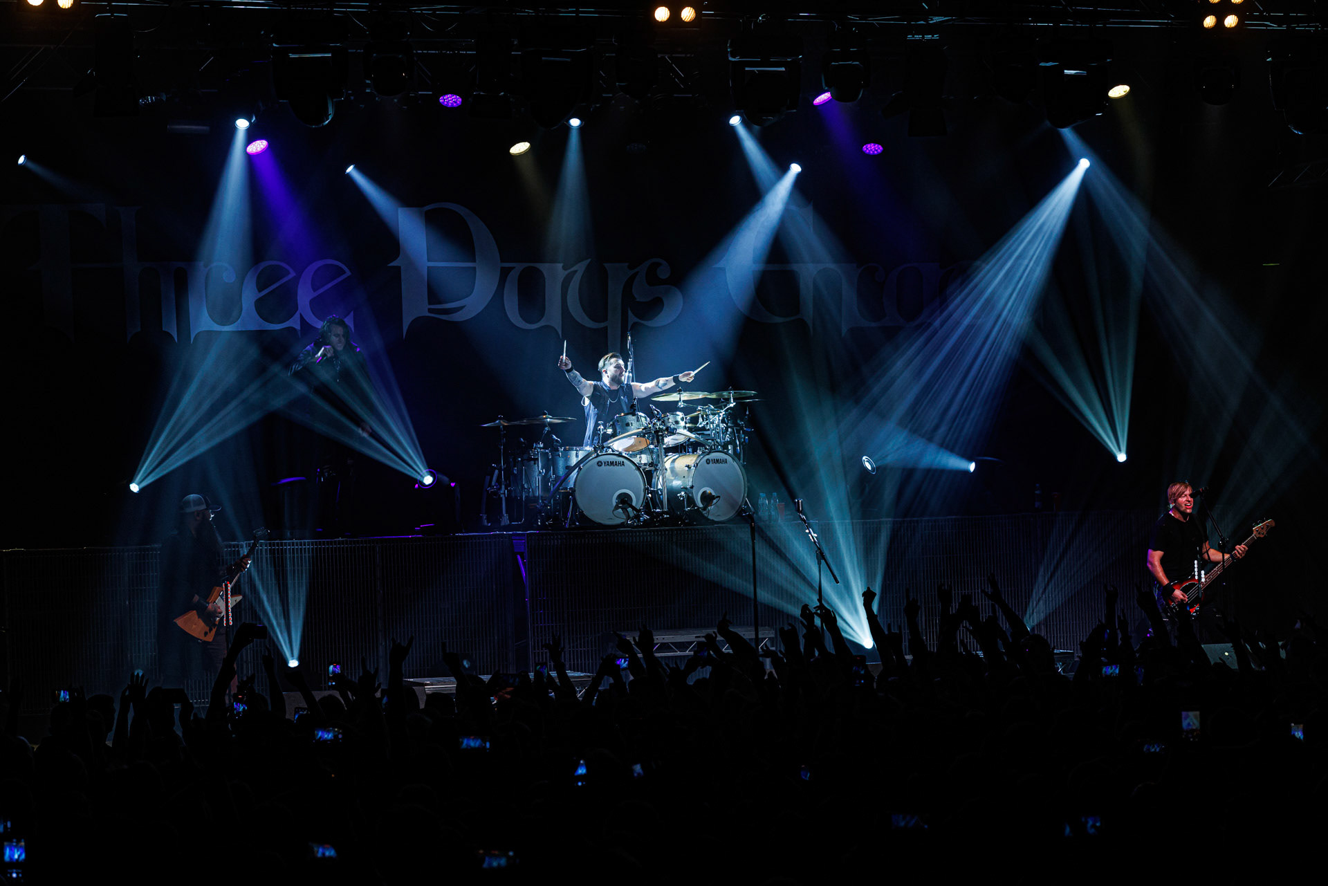 7.10.2022 Warszawski koncert Three Days Grace w klubie Progresja.Kanadyjczycy promuja nowy album EXPLOSIONS.n/z Barry Stock – gitara, n/z Brad Walst – gitara basowa, n/z Neil Sanderson – perkusja, instrumenty klawiszowe, n/z Matt Walst – wokal,Produkcja Knock Out Productions, Fot. Andrzej Wasilkiewicz/Reporter