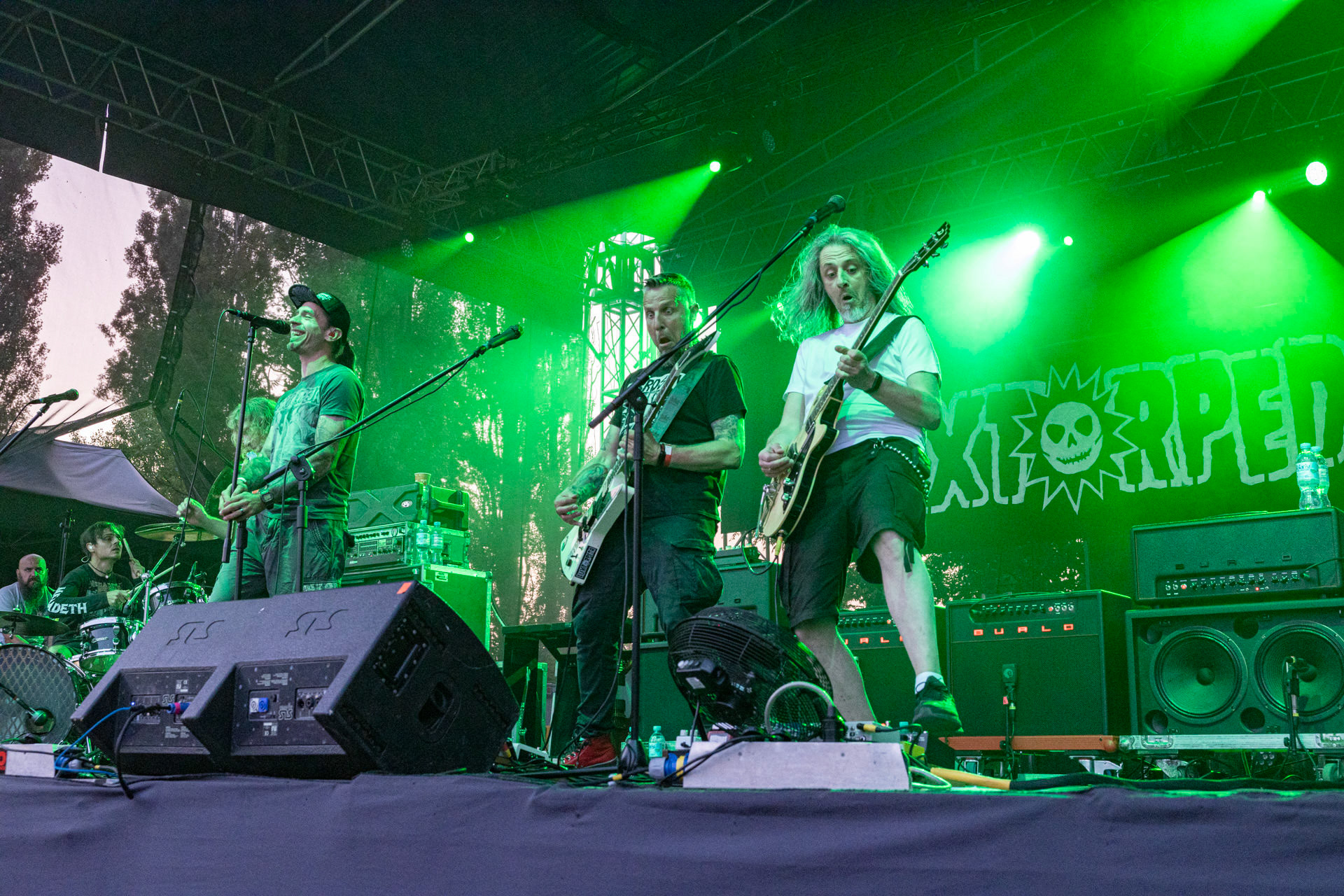 Koncert Luxtorpeda 10 urodziny. Warszawa Progresja.Gramy do Woli.n/z.Robert „Litza” Friedrich – gitara, wokal,n/z.Przemysław „Hans” Frencel – wokal, rapn/z.Robert „Drężmak” Drężek – gitaran/z.Krzysztof „Kmieta” Kmiecik – gitara basowan/z.Tomasz „Krzyżyk” Krzyżaniak – perkusjaFot. Andrzej kaziq Wasilkiewicz/Reporter