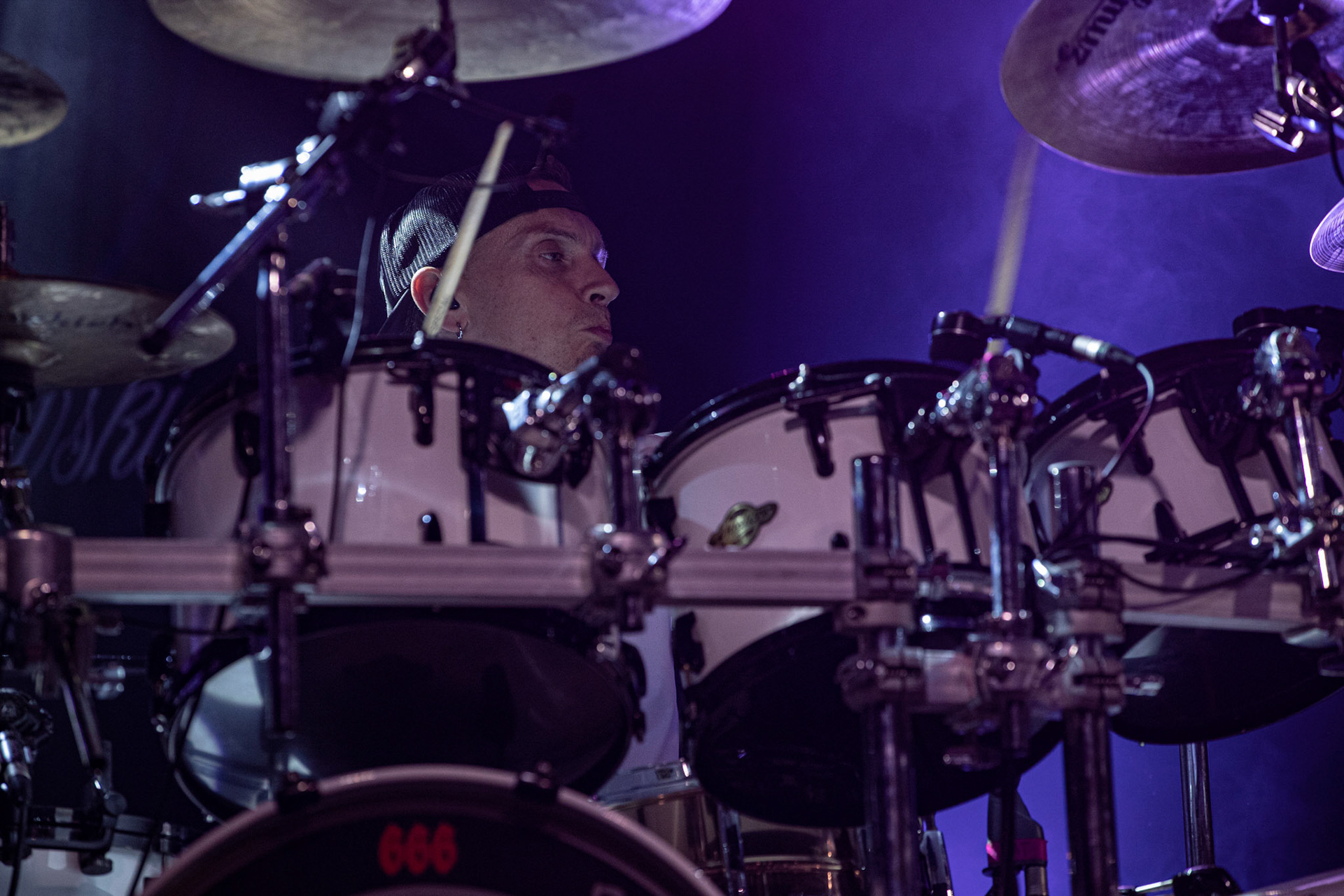 12.09.2021 - KAT i Roman Kostrzewski - koncert "Do zobaczenia w piekle" Wroclaw, Centrum Koncertowe A2.  Jacek Nowak – perkusja,fot. Andrzej kaziq Wasilkiewicz