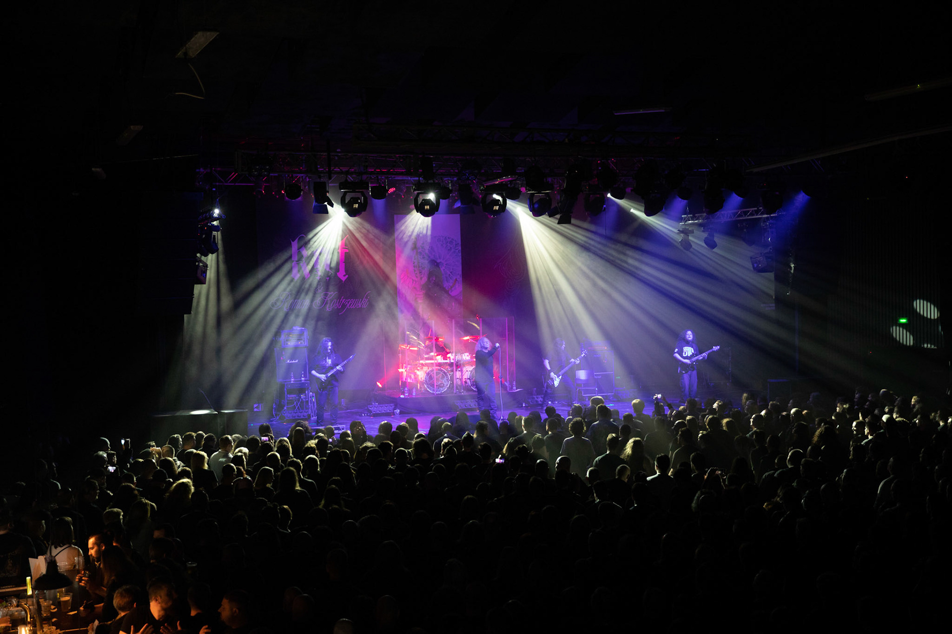 01.03.2019 KAT & Roman Kostrzewski Polska, metal, trashmetal, - koncert w warszawskiej Progresji promujący nowy album studyjny grupy „Popiór”
jeden z pierwszych koncertów w nowym składzie,
 Roman Kostrzewski – wokal
Jacek Nowak – perkusja
Krzysztof Pistelok – gitara
Jacek Hiro – gitara
Michał Laksa – bas
fot. Andrzej Wasilkiewicz/Reporter