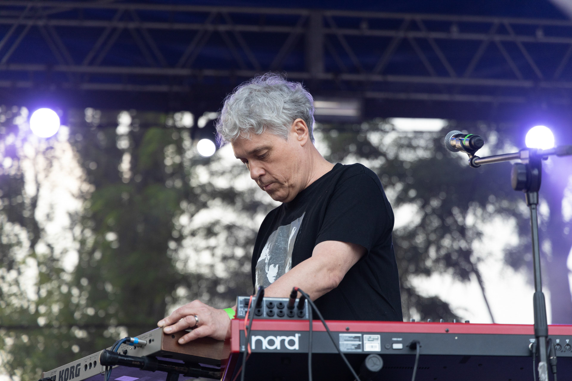 Elektryczne Gitary - koncert Zacieralia w warszawskiej Progresji.Gramy Do Woli - Warszawa, Progresja.n/z Piotr Łojek – instrumenty klawiszowe, gitary,Fot. Andrzej Wasilkiewicz/Reporter