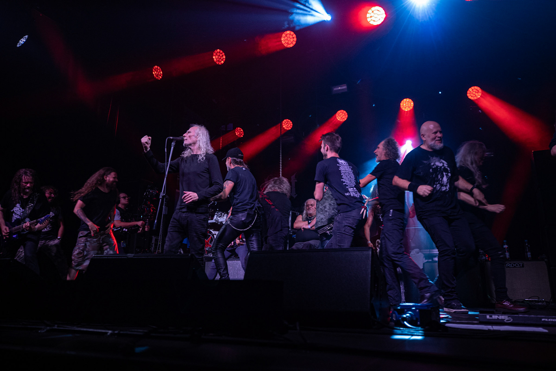 12.09.2021 - KAT i Roman Kostrzewski - koncert "Do zobaczenia w piekle" Wroclaw, Centrum Koncertowe A2.  Roman Kostrzewski – wokalJacek Nowak – perkusjaKrzysztof Pistelok – gitaraJacek Hiro – gitaraMichal Laksa – basGościnnie: Adam „Nergal” Darski (Behemoth)Piotr „Peter” Wiwczarek (Vader),Tomasz „Titus” Pukacki (Acid Drinkers)Adrian „Fred” Frelich (Dragon)Krzysztof „Fazi” Oset (ex-Kat)Piotr „Mancover” Mańkowski (Wolf Spider)Wacław „Vogg” Kiełtyka (Decapitated)Marek „Spider” Pająk (Vader)Jarek „Gronos” Gronowski (Dragon, ex-Kat)Paweł „Baitel” Pasek (Decapitated) Piotr Radecki (ex-Kat &amp; Roman Kostrzewski)fot. Andrzej kaziq Wasilkiewicz