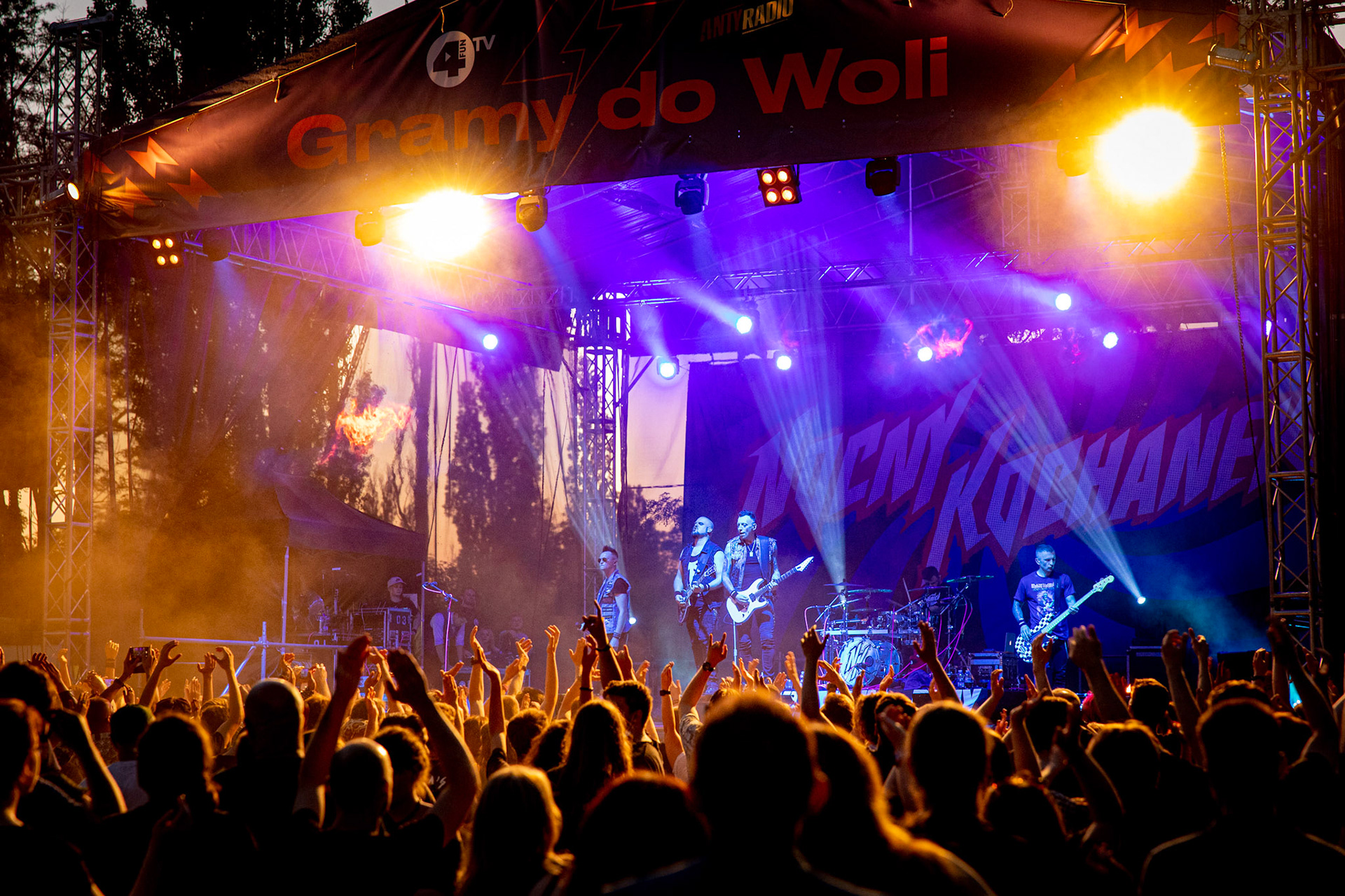 Nocny KochanekNocny Kochanek - koncert Warszawa Progresja,Gramy Do Woli, Zdrajcy Metalu, klasyczny heavy metal, alter ego Night Mistress.n/z Krzysiek Sokolowski – wokal,n/z Arkadiusz Majstrak – gitara,n/z Artur Pochwala – bas,n/z Robert Kazon Kazanowski – gitara,n/z Artur Zurek – perkusja,Fot. Andrzej Wasilkiewicz/Reporter