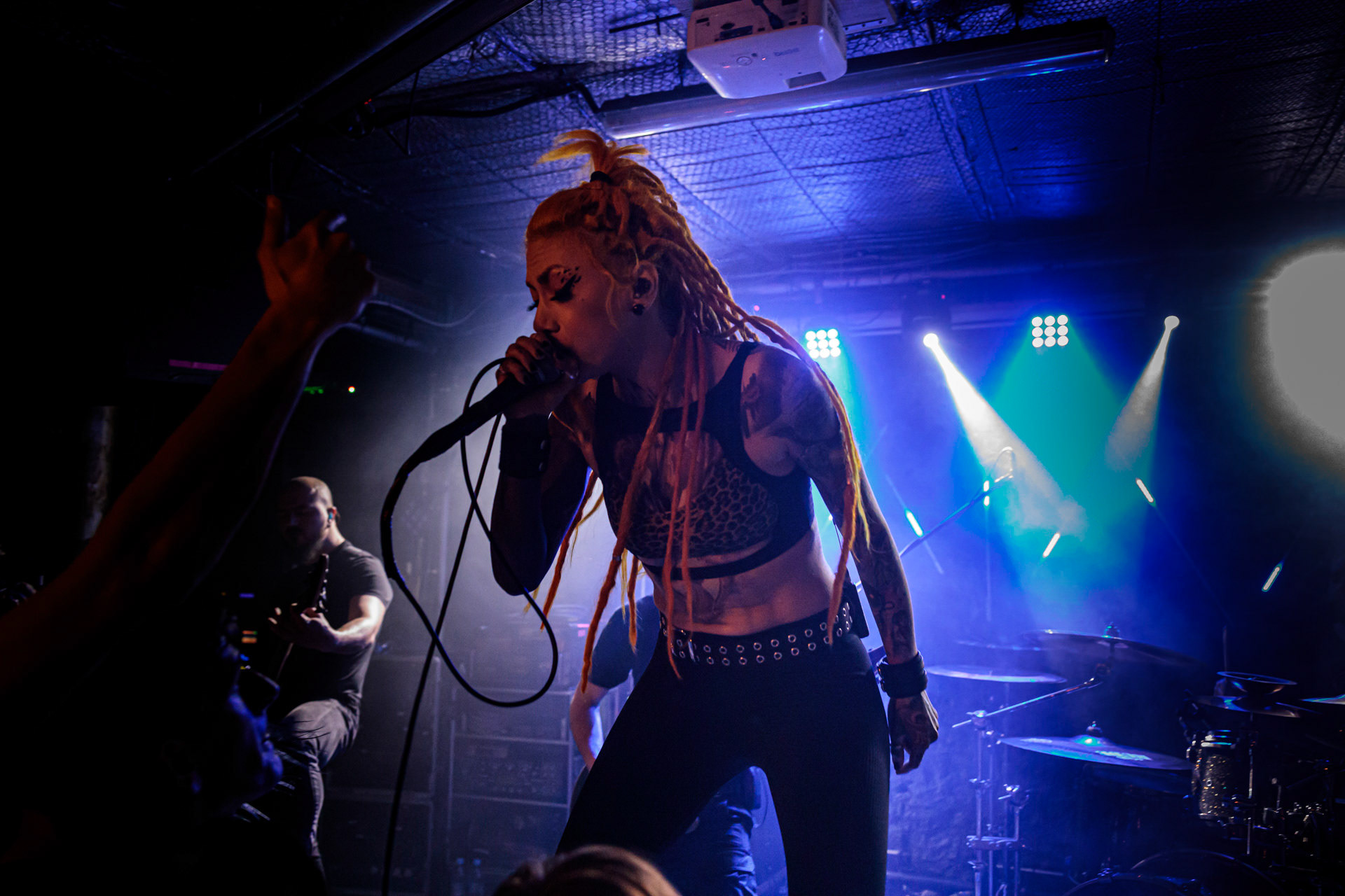 25.04.2022 Infected Rain- koncert warszawska Hydrozagadka, Infected Rain, moldawski nu metal, nu metalcore,Zespol wokalistki Eleny Cataraga, Elena  "Lena Scissorhands" Cataraga - vocals, Ecdysis By Night Tour 2022 produkcja Knock Out Productionsfot. Andrzej Wasilkiewicz/Reporter