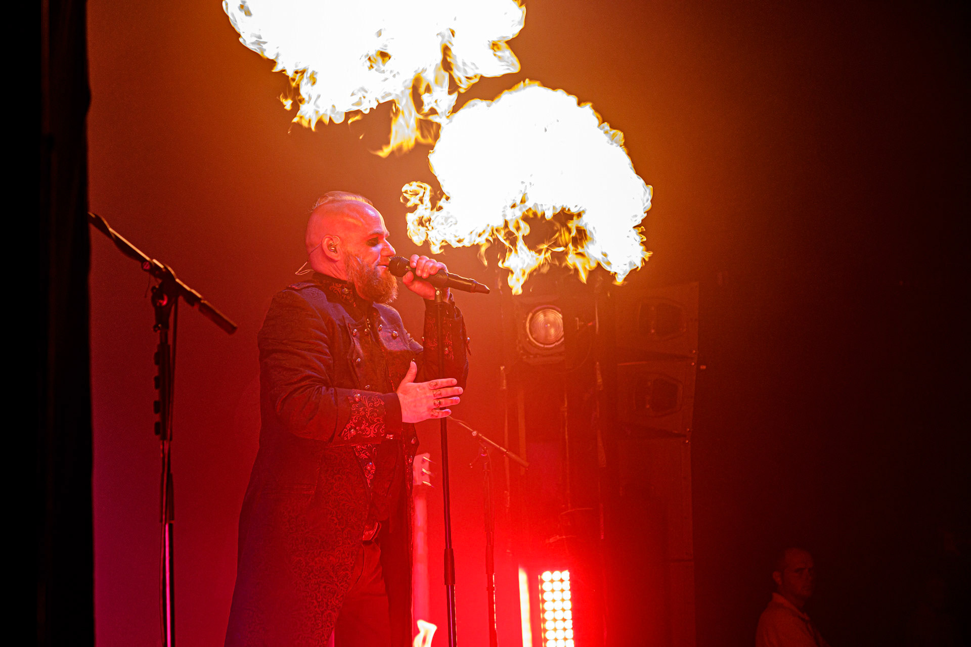 18.06.2022 - Mono Inc. zagrali w warszawskim klubie Progresja.Mono Inc. - niemiecki zespol z Hamburga wykonujący gotyckiego rocka, w składzie:Carl Fornia - git.Katha Mia - drums, Manuel Antoni - bass,Martin Engler - vocal,Gothic, industrial,  alternative, rock.Produkcja Winiary Bookings.fot. Andrzej Wasilkiewicz/kaziq.com