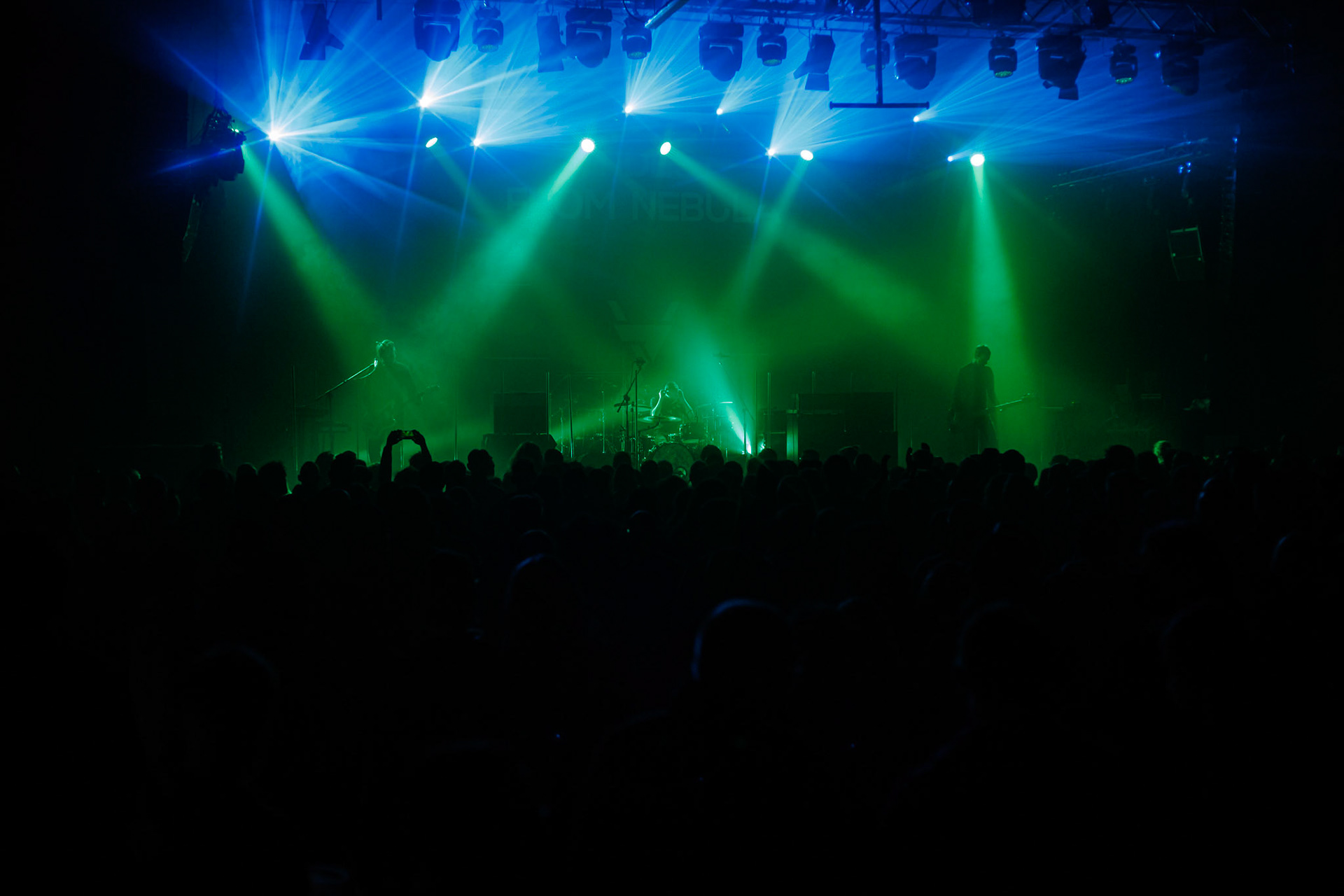 27.11.2021 TIDES FROM NEBULA koncert, Warszawa klub Progresja,Knock Out Productions, Mystic Production,Post-rock, muzyka alternatywna, progresywny rock.n/z Maciej Karbowski – gitara, instrumenty klawiszowen/z Przemek Weglowski – gitara basowan/z Tomasz Stolowski – perkusjaFot. Andrzej Wasilkiewicz/Reporter