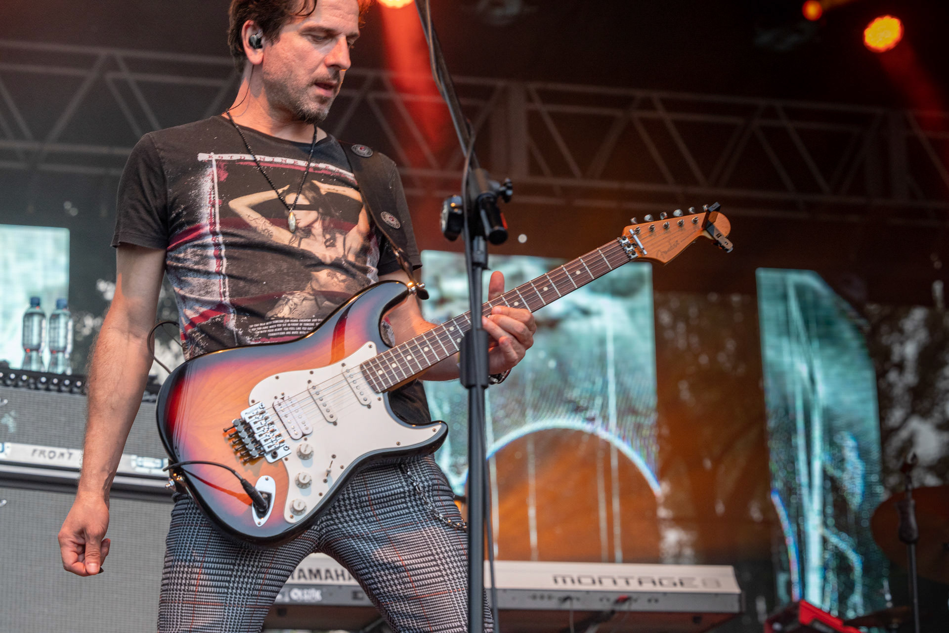 Koncerty Lady Pank w ramach urodzinowej trasy LP40 warszawska Pogresja.Gramy do Woli. Polski Rock, pop, soft rock, polska grupa rockowa z czasów PRL.n/z. Michał Sitarski – gitara, staly sideman, Fot. Andrzej kaziq Wasilkiewicz/Reporter