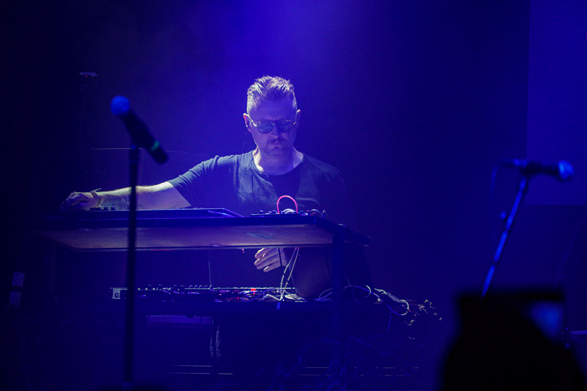 9.08.2022 FRONT LINE ASSEMBLY (Metropolis Records/Kanada) - Industrial/EBM - Warszawski koncert w Progresji.  WiniaryBookings,fot. Andrzej Wasilkiewicz/kaziq.com