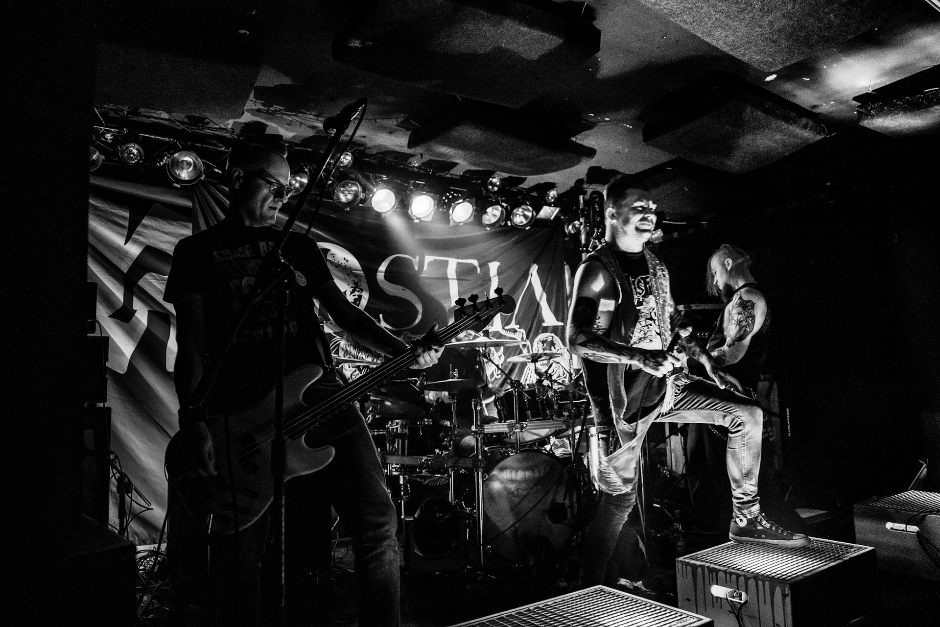 Hostia koncert w Warszawie, trasa Innowiercy Tour 2019
death, grind, groove,
vocals - St Sixtus
guitars - St Anacletus
drums - St Evaristus
bass - St Xyxtus
Knock Out Productions
fot. Andrzej Wasilkiewicz/REPORTER