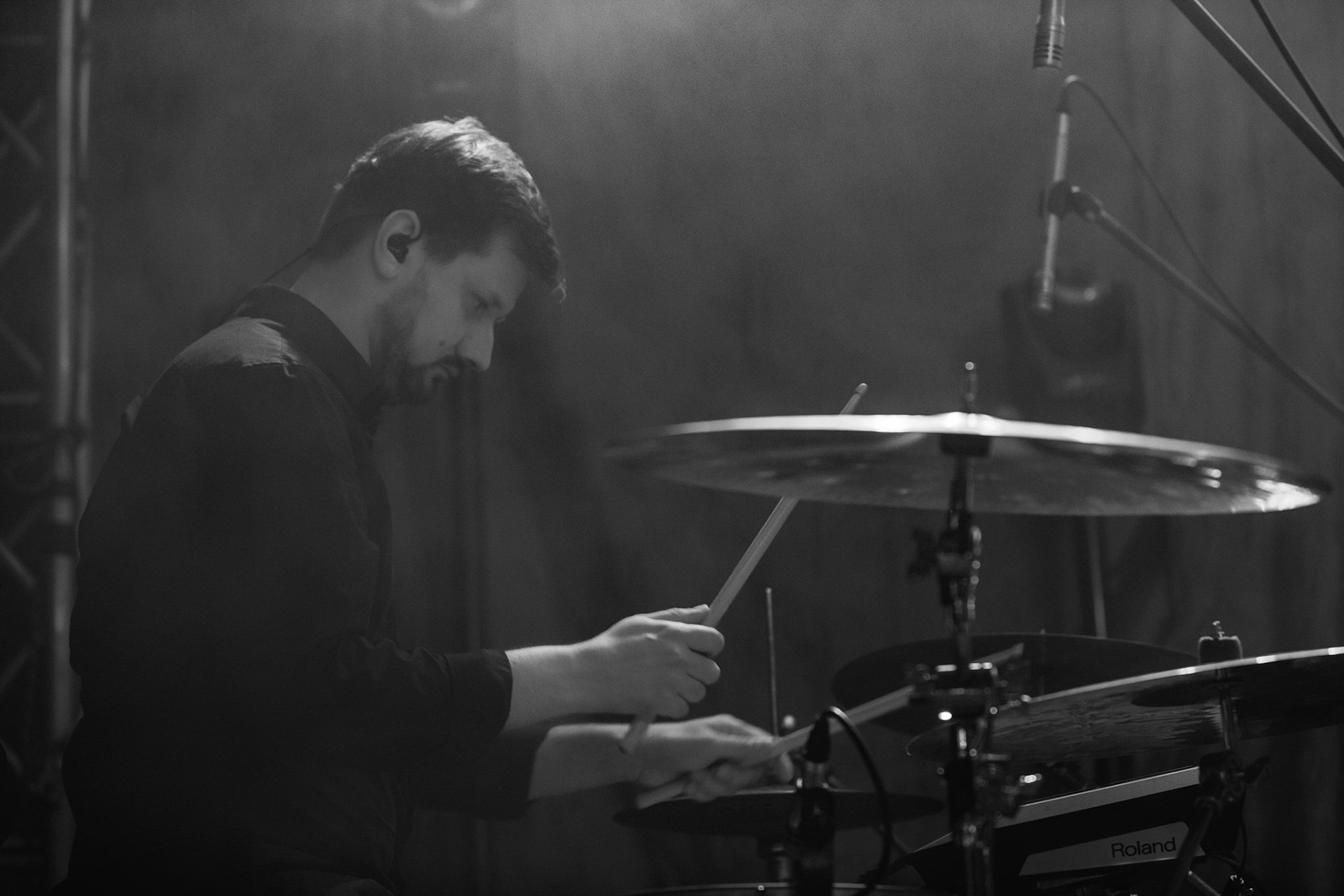 2.04.2019 Decadent Fun Club (Polska)  alternative post-punk, dark pop
Paveu Ostrovsky vocal, 
Jasiek Łukomski bass, 
Mateusz Gągol synths, 
Kamil Cegiełka drums,
klub Kwadrat,
Knock Out Productions,