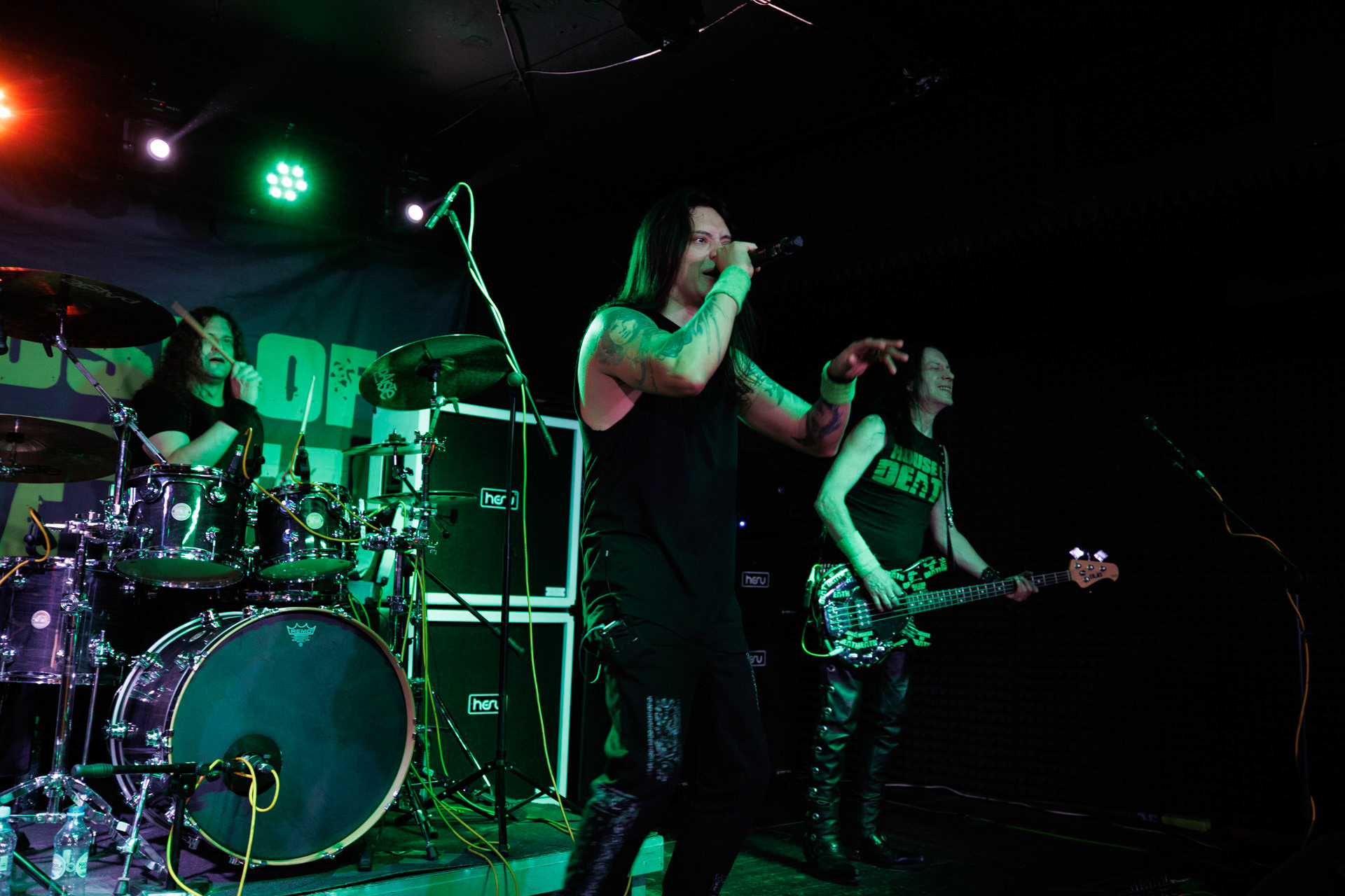 13.11.2021 House Of Death - koncert Warszawa RemontJuan Carlos Cano - wokal,Szymon „Sajmon” Synowka – perkusja,Adam Bielczuk - gitara,Tomasz „Tytus” Pukacki - bass,thrash metal, crossover thrash, heavy metal, speed metal, hard rock,fot. Andrzej Wasilkiewicz/Reporter