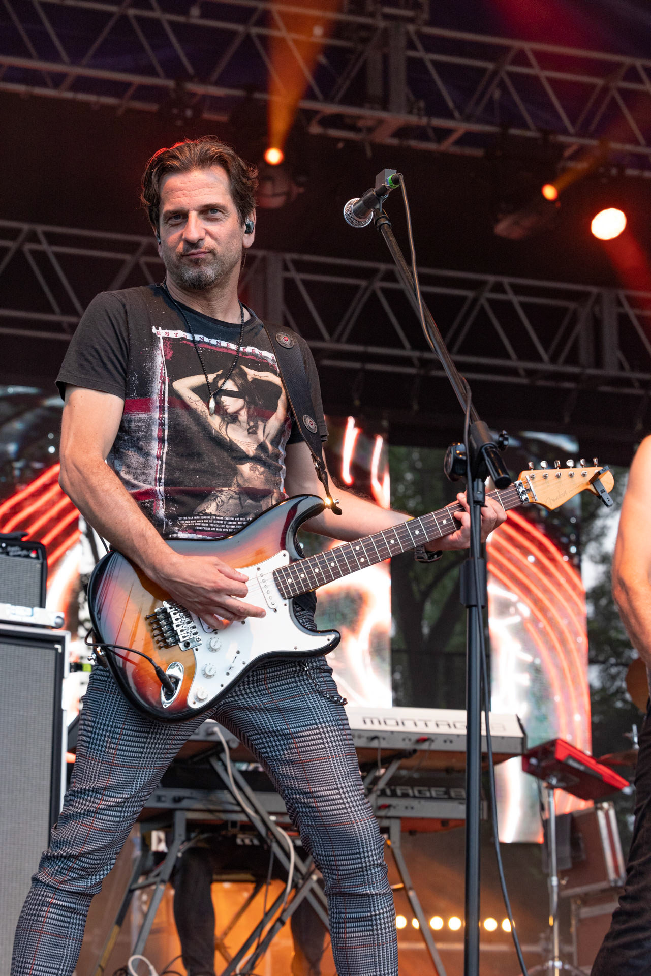 Koncerty Lady Pank w ramach urodzinowej trasy LP40 warszawska Pogresja.Gramy do Woli. Polski Rock, pop, soft rock, polska grupa rockowa z czasów PRL.n/z. Michał Sitarski – gitara, staly sideman, Fot. Andrzej kaziq Wasilkiewicz/Reporter