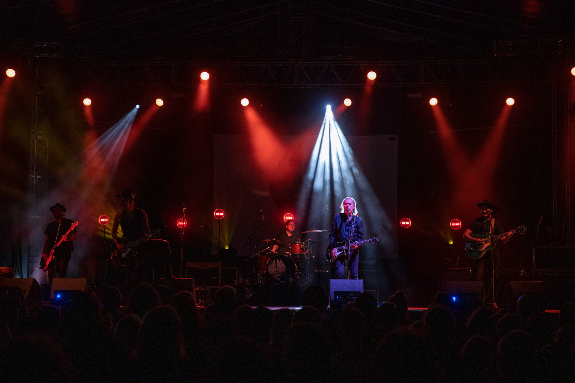 13.08.2021 koncert Me And That Man w Warszawie,Letnia scena Progresji, Gramy do Woli.n/z Adam Nergal Darski - gitara, wokal,n/z John Porter - gitara, wokal,n/z Łukasz Kumanski - perkusja,n/z Matteo Bassoli - bass, wokal,n/z Sasha Boole - gitara, wokal,Fot. Andrzej Wasilkiewicz/Reporter