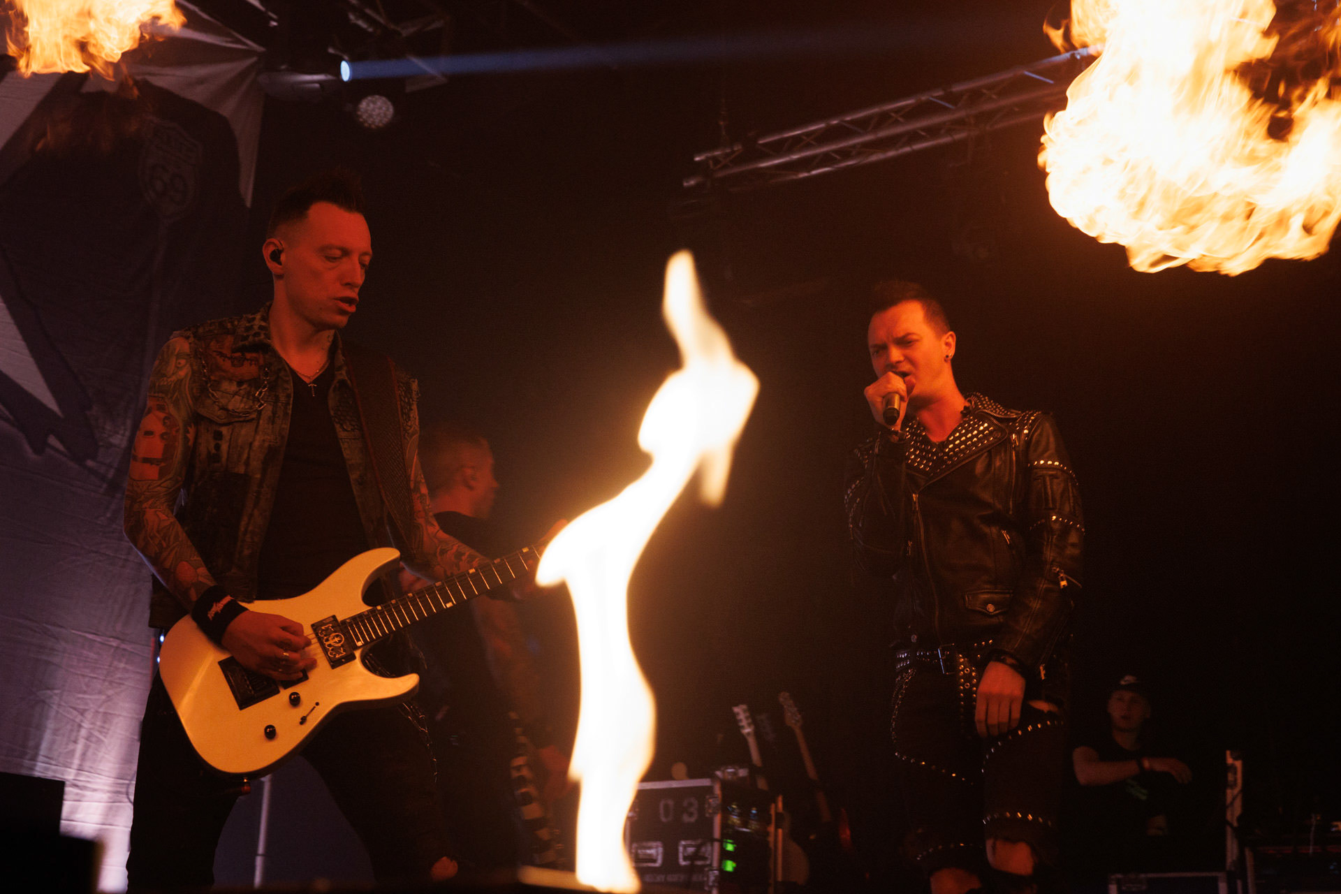 18.12.2021 Nocny Kochanek - Antysylwester Antyradia,18 lat klubu Progresja,Nocny Kochanek - koncert Warszawa,Progresja, Zdrajcy Metalu, klasyczny heavy metal, Alter Ego, Night Mistress.n/z Krzysiek Sokolowski – wokal,n/z Arkadiusz Majstrak – gitara,n/z Artur Pochwala – bas,n/z Robert Kazon Kazanowski – gitara,n/z Artur Zurek – perkusja,Fot. Andrzej Wasilkiewicz/Reporter