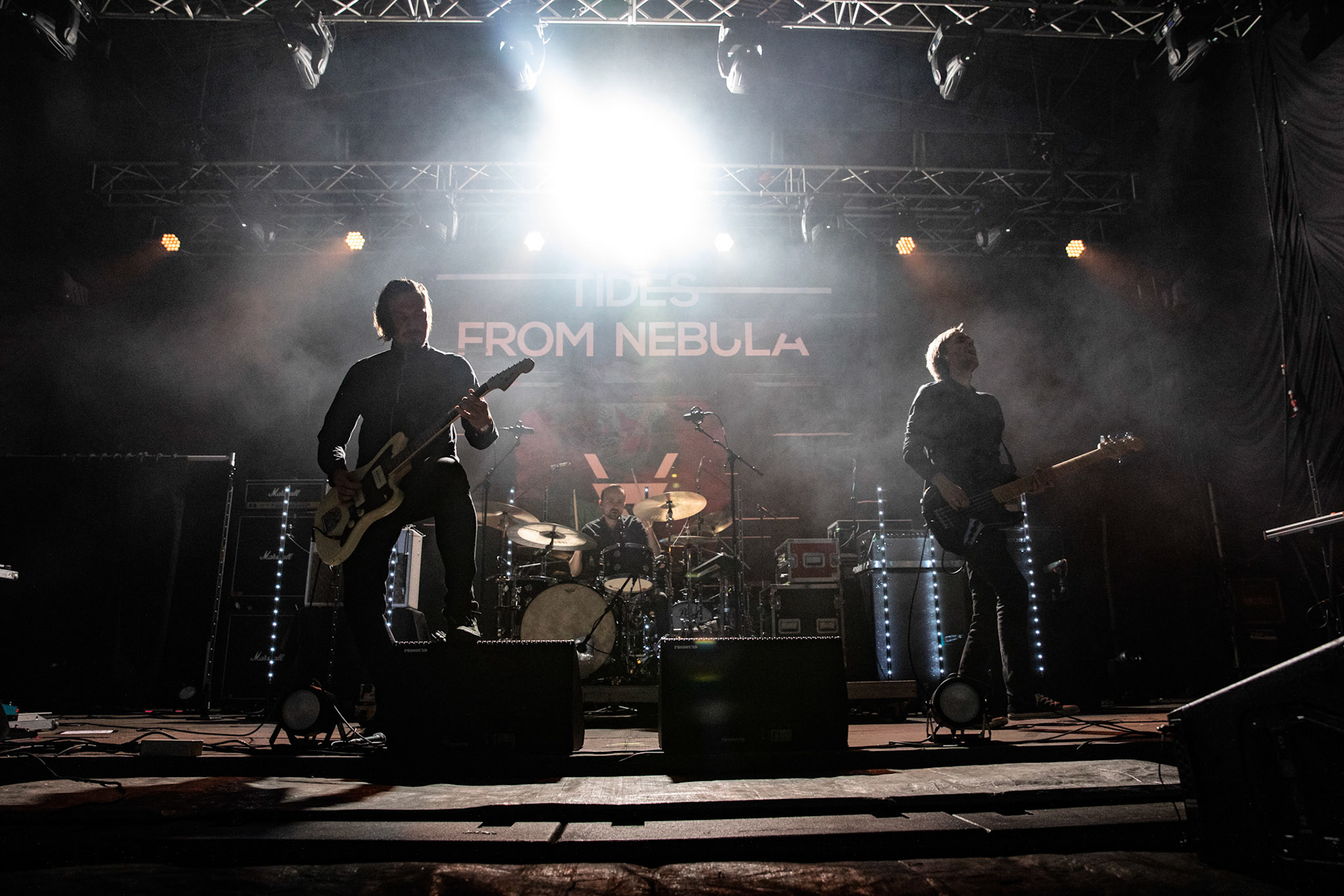 16.09.2021 TIDES FROM NEBULA koncert, Krakow Hype Park,Knock Out Production, Mystic Production,Post-rock, muzyka alternatywna, progresywny rock.n/z Maciej Karbowski – gitara, instrumenty klawiszowen/z Przemek Weglowski – gitara basowan/z Tomasz Stolowski – perkusjaFot. Andrzej Wasilkiewicz/Reporter