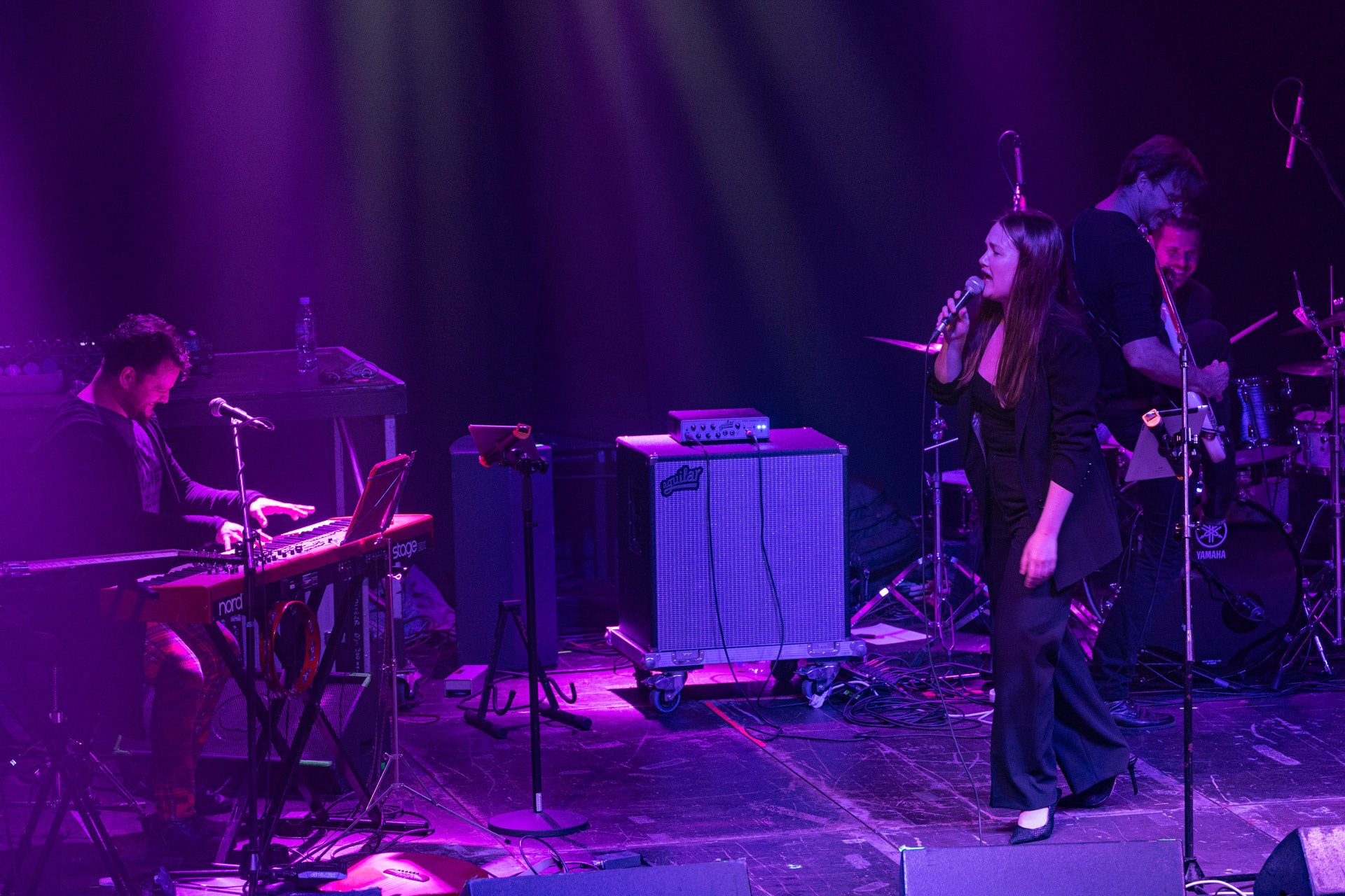 30.08.2022 Fundacja Bezpieczne Niebo wraz z klubem Progresja serdecznie zapraszają na specjalny koncert charytatywny dla Szymona Stankiewicza, który walczy z nowotworem. Rocka VibesRockaVibes – niesamowita Natalia Kowalska, znana szerszej publiczności z uczestnictwa w programie Voice of Poland oraz najzdolniejsi muzycy młodego pokolenia w stylowym i energetycznym repertuarze, który rozkręci każdą imprezę. Organizacja Progresja i Fundacja Bezpieczne Niebo. fot. Andrzej Wasilkiewicz/kaziq.com