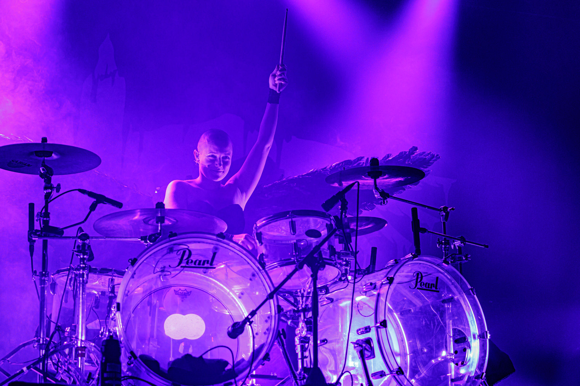 18.06.2022 - Mono Inc. zagrali w warszawskim klubie Progresja.Mono Inc. - niemiecki zespol z Hamburga wykonujący gotyckiego rocka, w składzie:Carl Fornia - git.Katha Mia - drums, Manuel Antoni - bass,Martin Engler - vocal,Gothic, industrial,  alternative, rock.Produkcja Winiary Bookings.fot. Andrzej Wasilkiewicz/kaziq.com