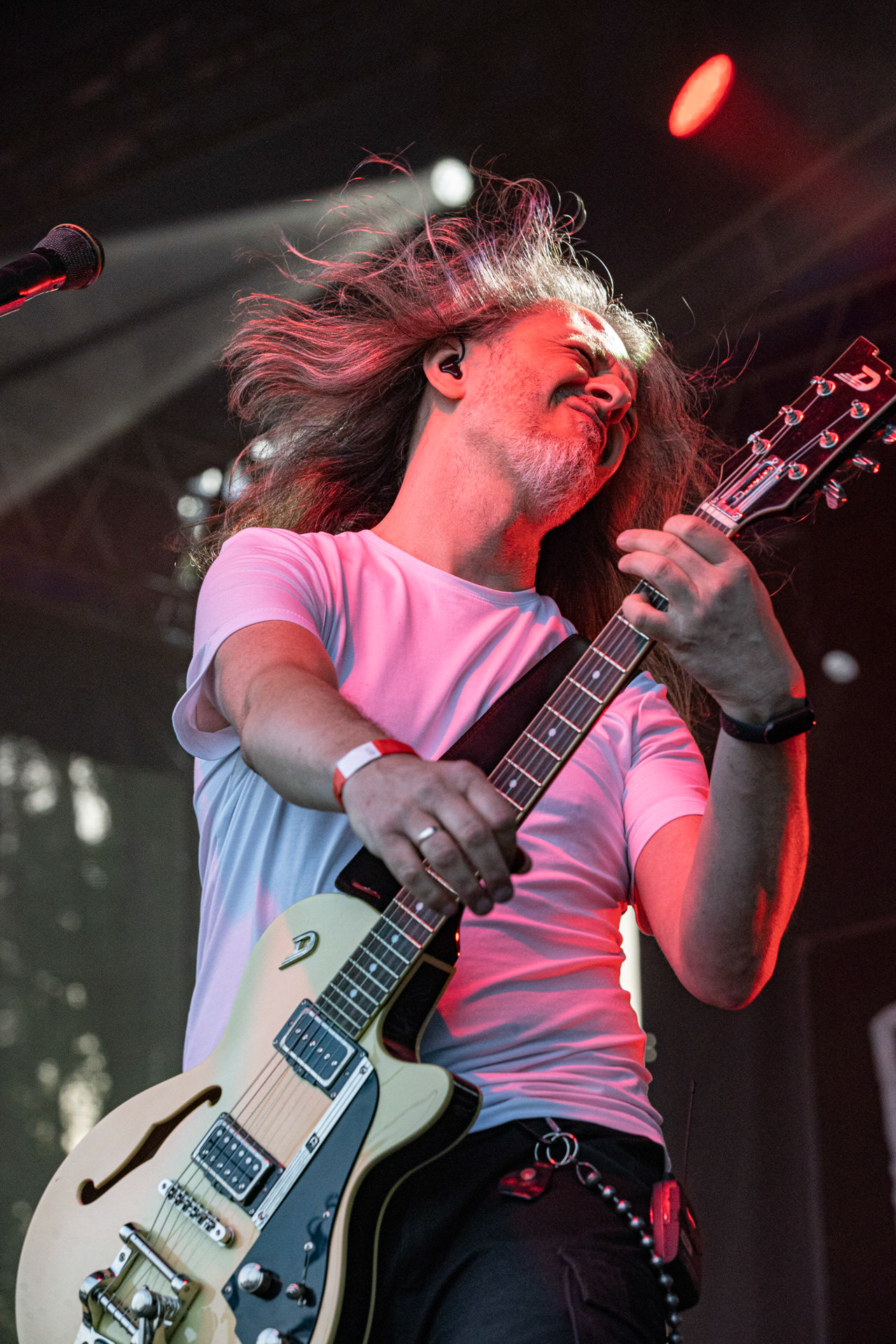 Koncert Luxtorpeda 10 urodziny. Warszawa Progresja.Gramy do Woli.n/z.Robert „Drężmak” Drężek – gitara,Fot. Andrzej kaziq Wasilkiewicz/Reporter