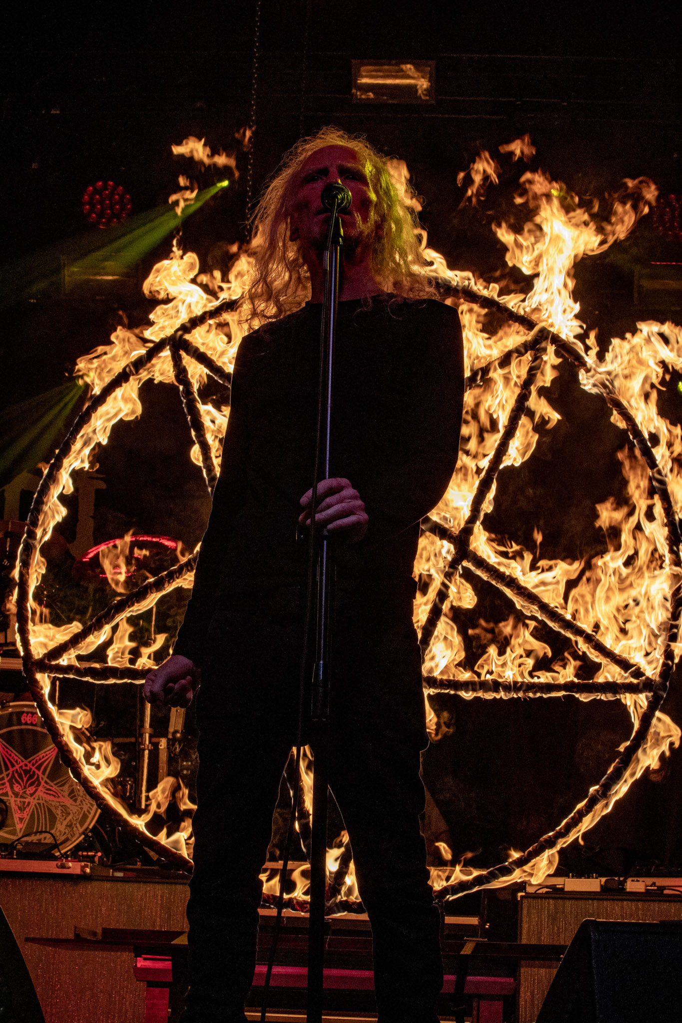 12.09.2021 - KAT i Roman Kostrzewski - koncert "Do zobaczenia w piekle" Wroclaw, Centrum Koncertowe A2.  Roman Kostrzewski – wokalJacek Nowak – perkusjaKrzysztof Pistelok – gitaraJacek Hiro – gitaraMichal Laksa – basGościnnie: Adam „Nergal” Darski (Behemoth)Piotr „Peter” Wiwczarek (Vader),Tomasz „Titus” Pukacki (Acid Drinkers)Adrian „Fred” Frelich (Dragon)Krzysztof „Fazi” Oset (ex-Kat)Piotr „Mancover” Mańkowski (Wolf Spider)Wacław „Vogg” Kiełtyka (Decapitated)Marek „Spider” Pająk (Vader)Jarek „Gronos” Gronowski (Dragon, ex-Kat)Paweł „Baitel” Pasek (Decapitated) Piotr Radecki (ex-Kat &amp; Roman Kostrzewski)fot. Andrzej kaziq Wasilkiewicz