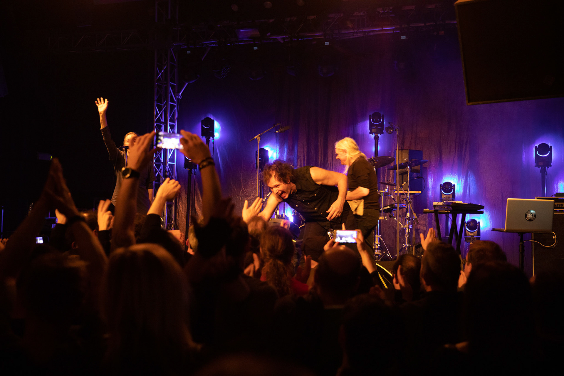 2.04.2019 THE YOUNG GODS (Szwajcaria) industrial, alternatywny rock, noise, ambient
Franz Treichler / Franz Muse, vocals, sampler, computer, guitars.
Cesare Pizzi sampler, computer.
Bernard Trontin drums, electronics.
Klub Kwadrat,
Knock Out Productions.