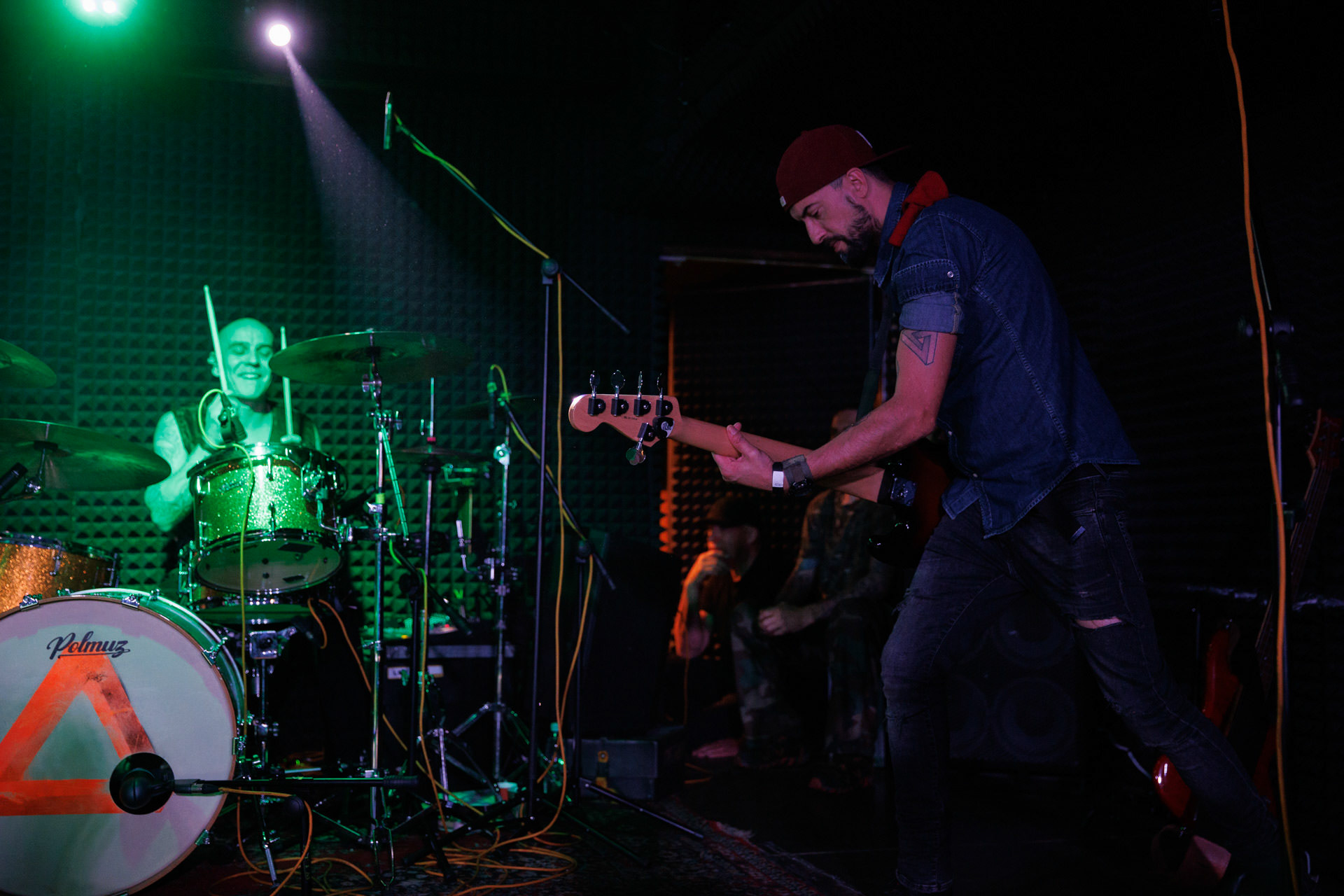 12.11.2021 Lipali - koncert Warszawa klub Remont.Najnowszy album „MOSTY, RZEKI, LUDZIE”.Tomasz Lipa Lipnicki - wokal, gitara,Roman Bereznicki - gitara, klawisze, wokal,Lukasz Gajowy Gajowniczek - bass,Lukasz Luk Jeleniewski - perkusja, Rock, rock progresywny, rock alternatywny, polski rock.fot. Andrzej kaziq Wasilkiewicz/Reporter