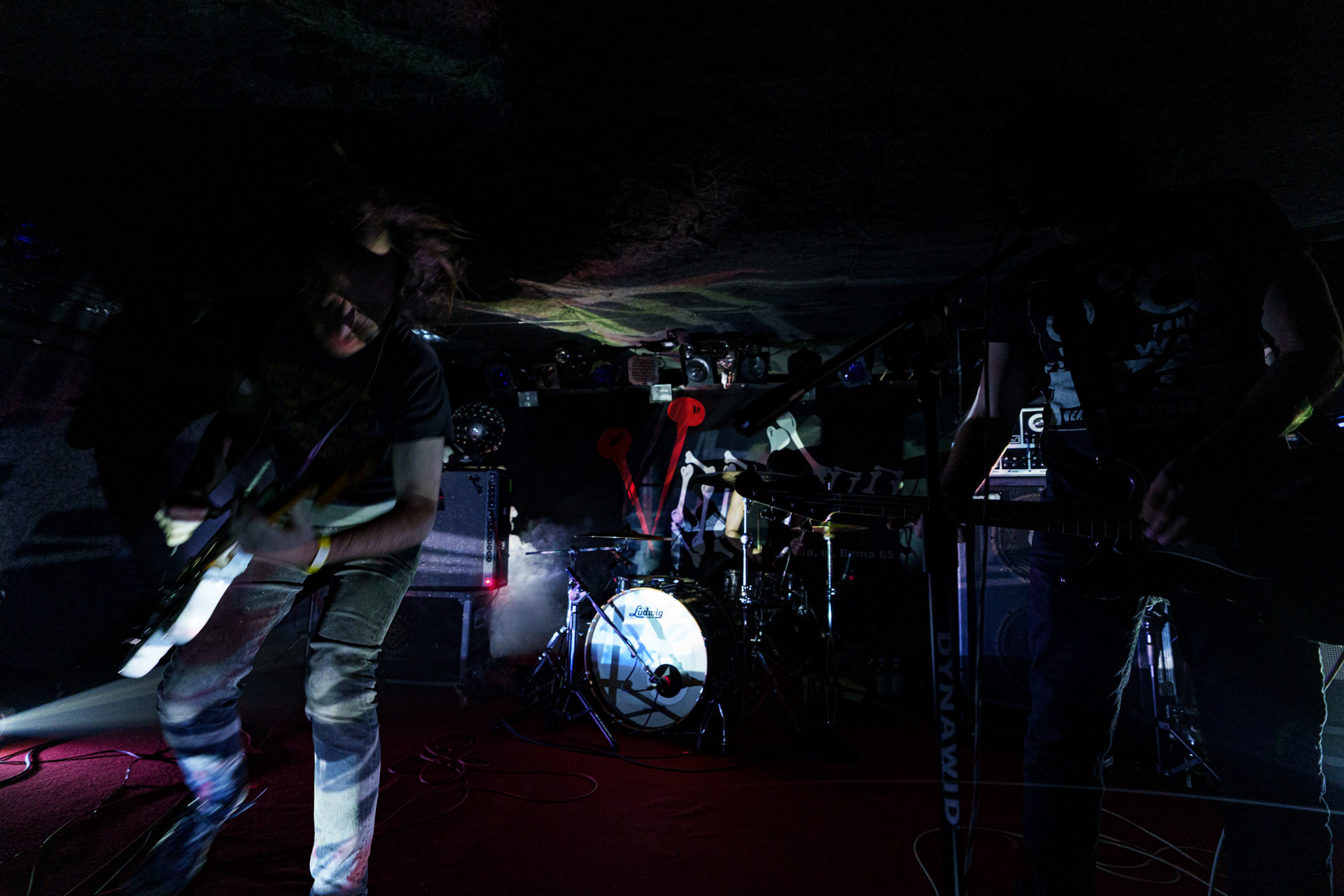 2023.02.6 - A Place To Bury Strangers (USA / Dedstrange) - noise rock.Warszawa VooDoo, Winiary Bookings. Fot. Andrzej Wasilkiewicz/Reporter