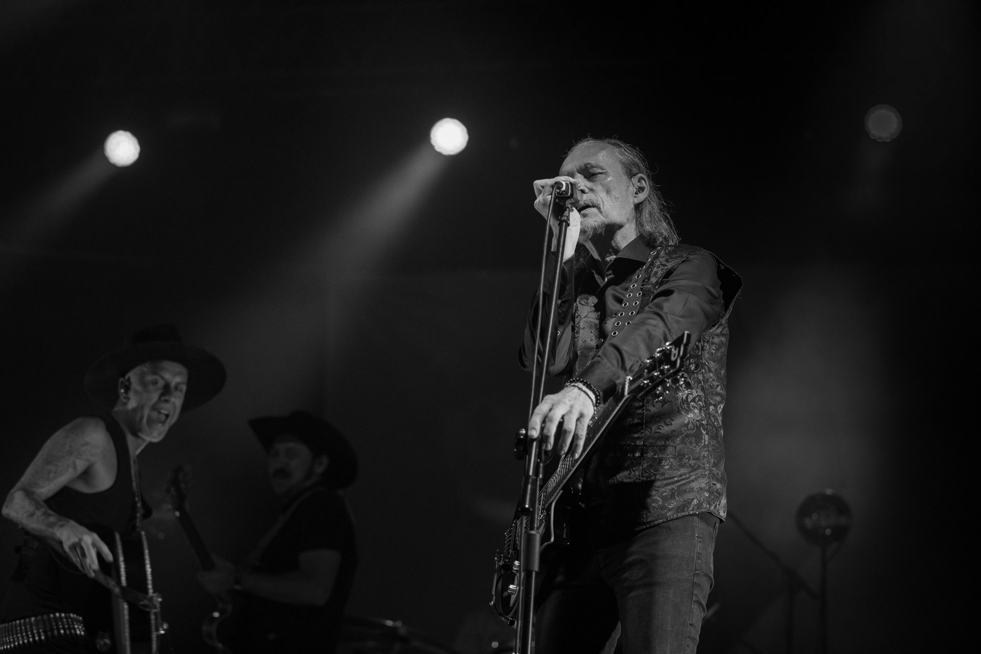 13.08.2021 koncert Me And That Man w Warszawie,Letnia scena Progresji, Gramy do Woli.n/z John Porter - gitara, wokal,Fot. Andrzej Wasilkiewicz/Reporter