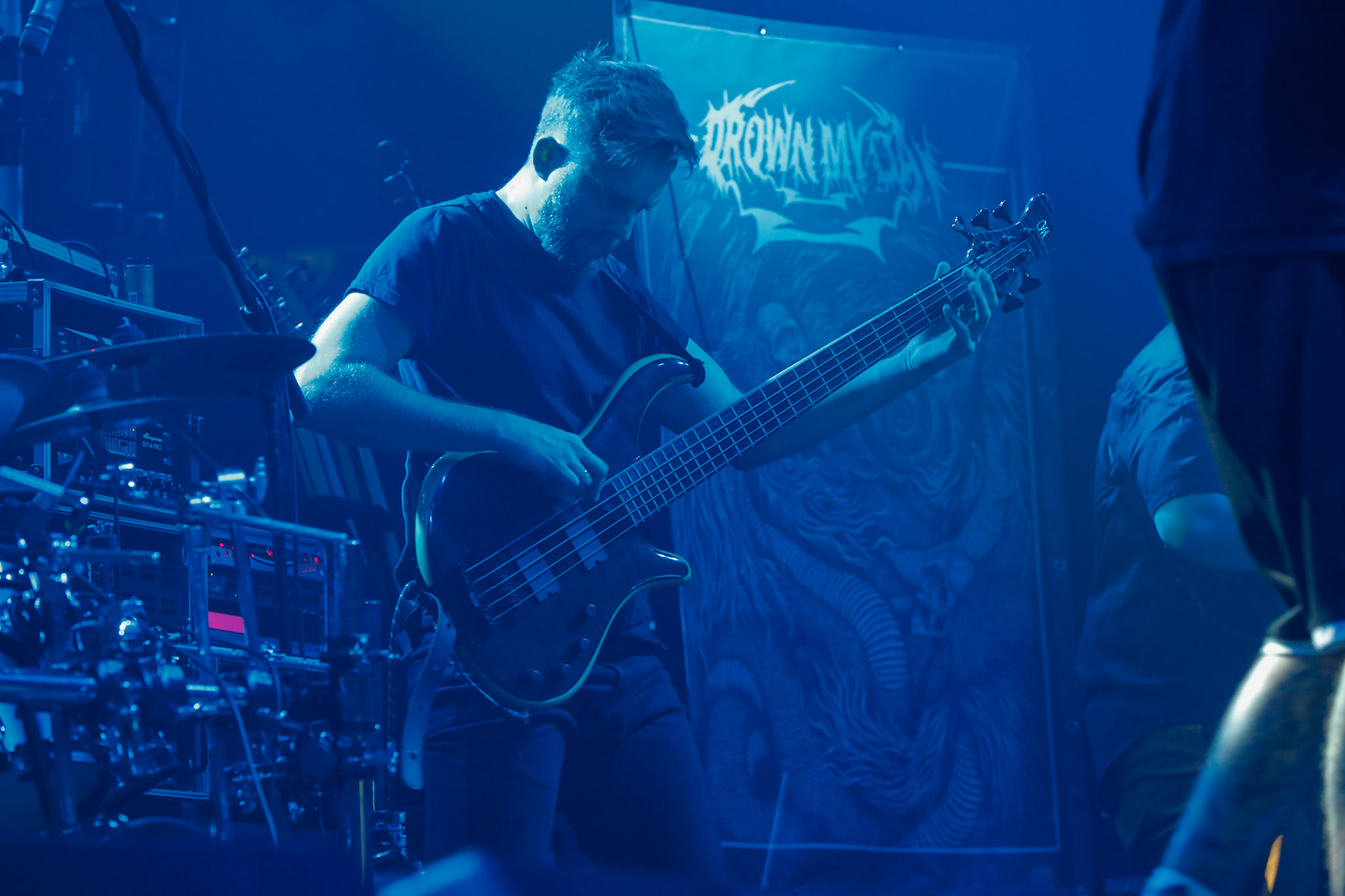 30.11.2018 Knock Out Tour 2018 - Warszawa Progresja - DROWN MY DAY deathcore, metalcore, death metal, 

Maciek "Groov" Korczak wokal, 
Arkadiusz Antosz gitara basowa, 
Sergiusz Smolnicki gitara, 
Sławomir Wojtas gitara, 
Kuba Homik perkusja, fot. Andrzej Wasilkiewicz/Reporter