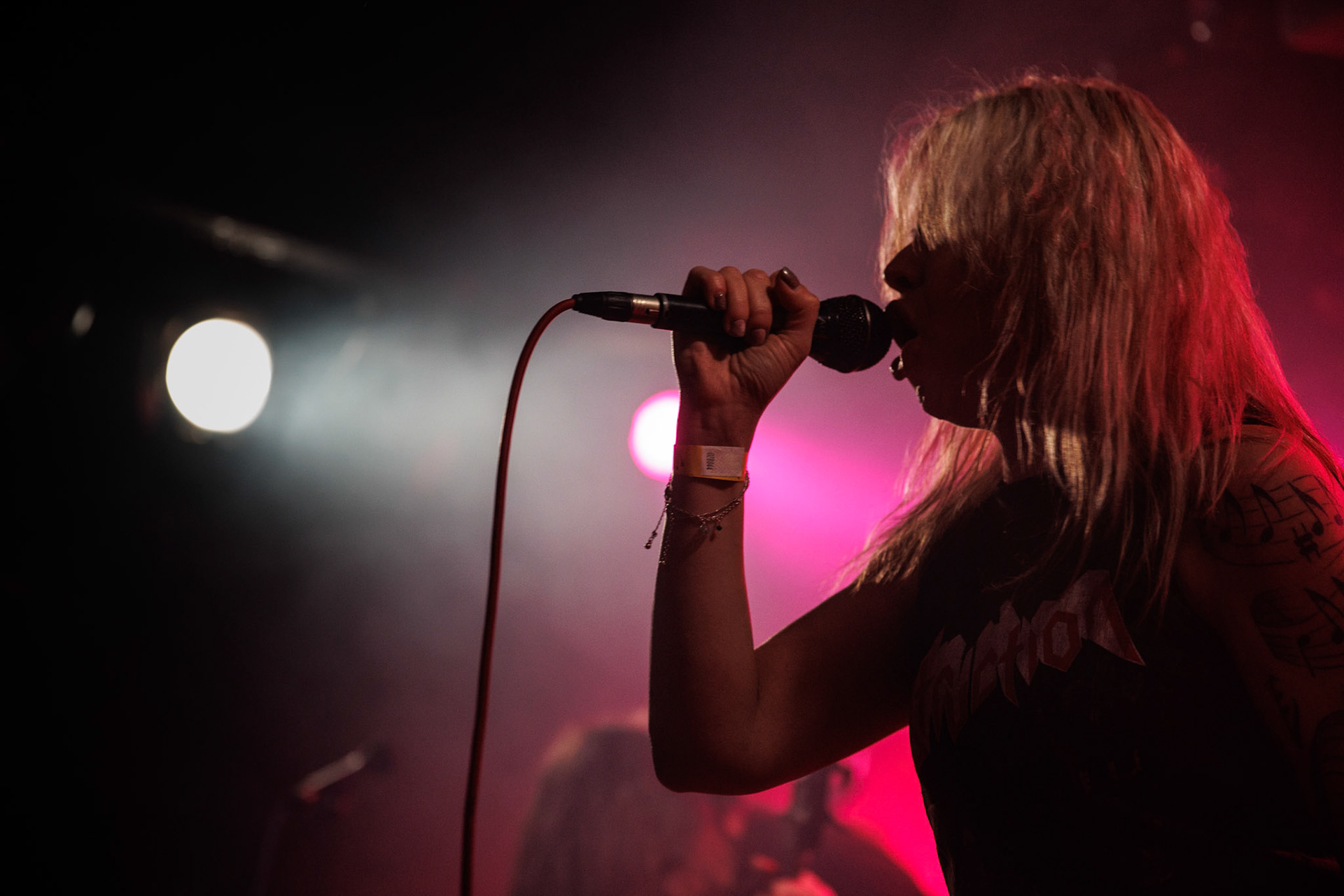 War-Saw - thrashmetal.Koncert Czwarta Fala MMXXII klub VooDoo Warszawa.n/z Marek Agnostic Molenda - gitara,n/z Tomek Zyclon Weglewski - bas,n/z Pawel Abaddon Rekowski - gitara,n/z Sylwia Papierska - wokal,n/z Pawel Pawulon Jaroszewicz - drums,Fot. Andrzej Wasilkiewicz/kaziq.com