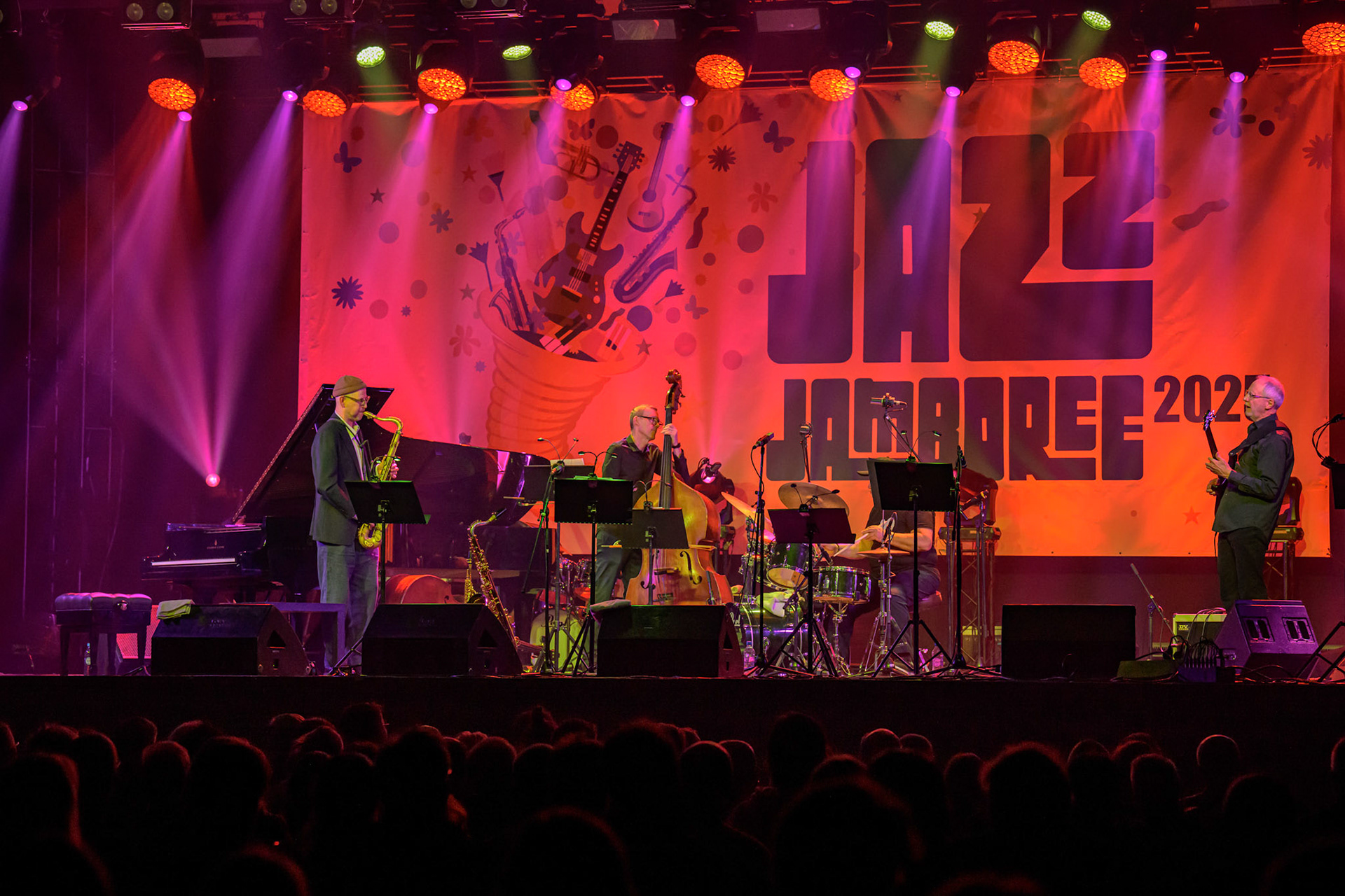 JAZZ JAMBOREE 2025 - DZIEŃ 3 - KAZIMIERZA JONKISZA: 60-lecie pracy artystycznej26 października 2025, Klub Stodoła, organizator Adamiak Jazz fot. Andrzej Wasilkiewicz/kaziq.com
