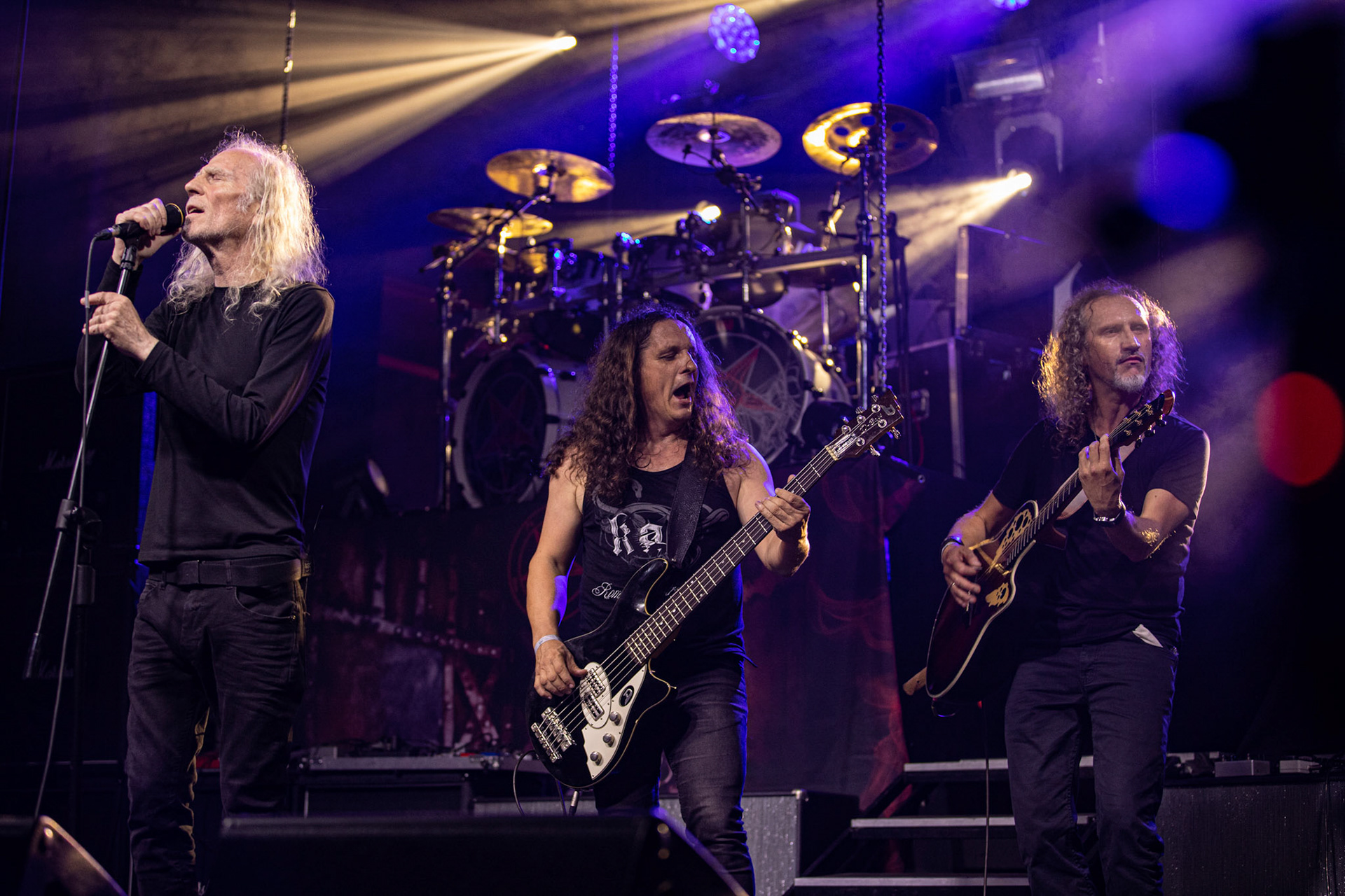 12.09.2021 - KAT i Roman Kostrzewski - koncert "Do zobaczenia w piekle" Wroclaw, Centrum Koncertowe A2.  Roman Kostrzewski – wokalJacek Nowak – perkusjaKrzysztof Pistelok – gitaraJacek Hiro – gitaraMichal Laksa – basGościnnie: Adam „Nergal” Darski (Behemoth)Piotr „Peter” Wiwczarek (Vader),Tomasz „Titus” Pukacki (Acid Drinkers)Adrian „Fred” Frelich (Dragon)Krzysztof „Fazi” Oset (ex-Kat)Piotr „Mancover” Mańkowski (Wolf Spider)Wacław „Vogg” Kiełtyka (Decapitated)Marek „Spider” Pająk (Vader)Jarek „Gronos” Gronowski (Dragon, ex-Kat)Paweł „Baitel” Pasek (Decapitated) Piotr Radecki (ex-Kat &amp; Roman Kostrzewski)fot. Andrzej kaziq Wasilkiewicz