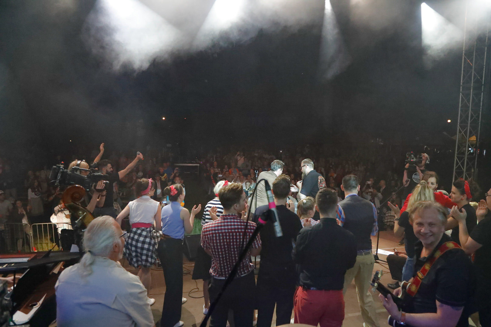 B.B. & The Blues Shacks - Niemcy
Jerry's Fingers - Polska
Hot Lips - Polska
pokazy taneczne w wykonaniu tancerzy z klubu SwingStep.pl
Piotr Baron - Program III Polskiego Radia